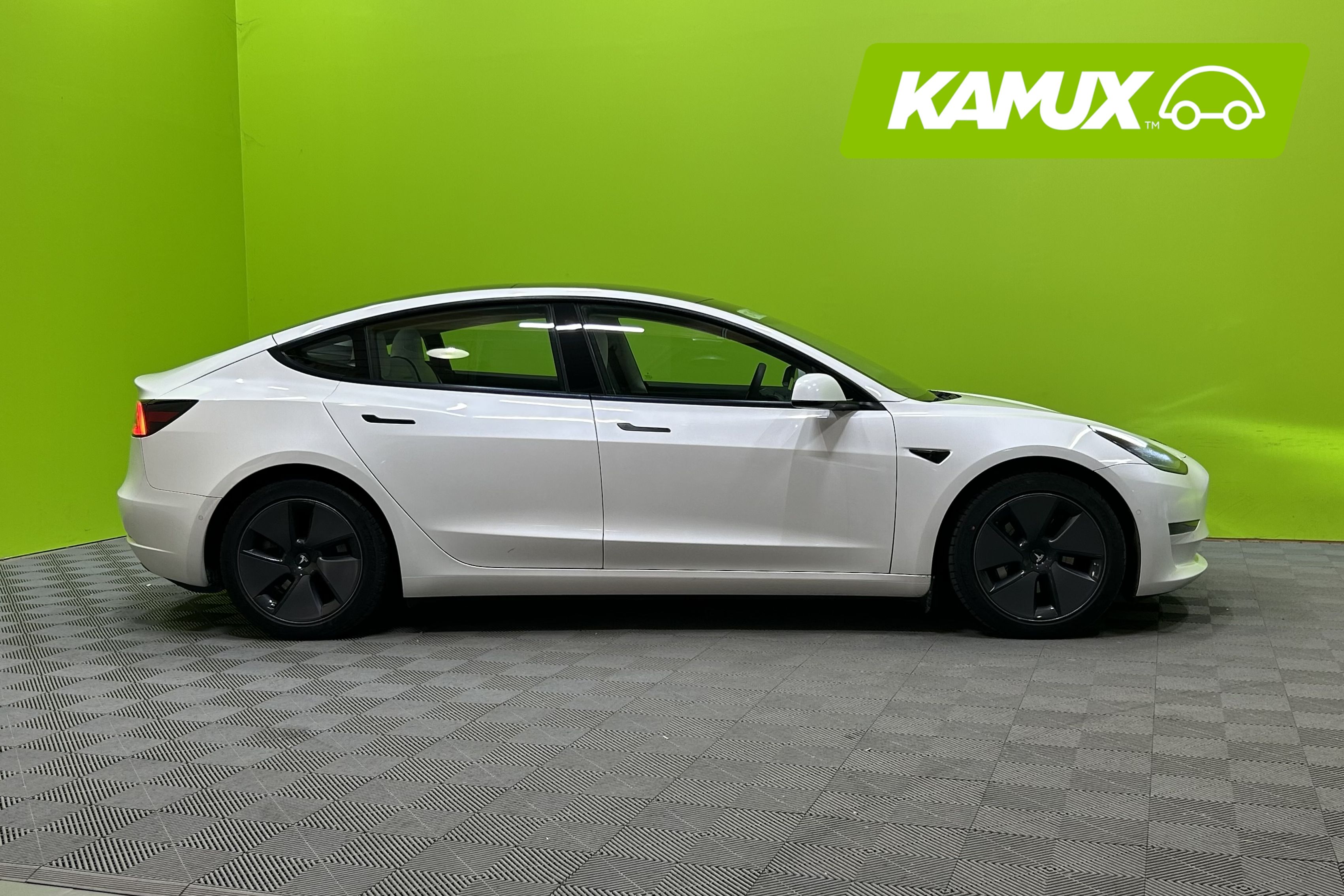 Tesla Model 3 2021, photo 2/9
