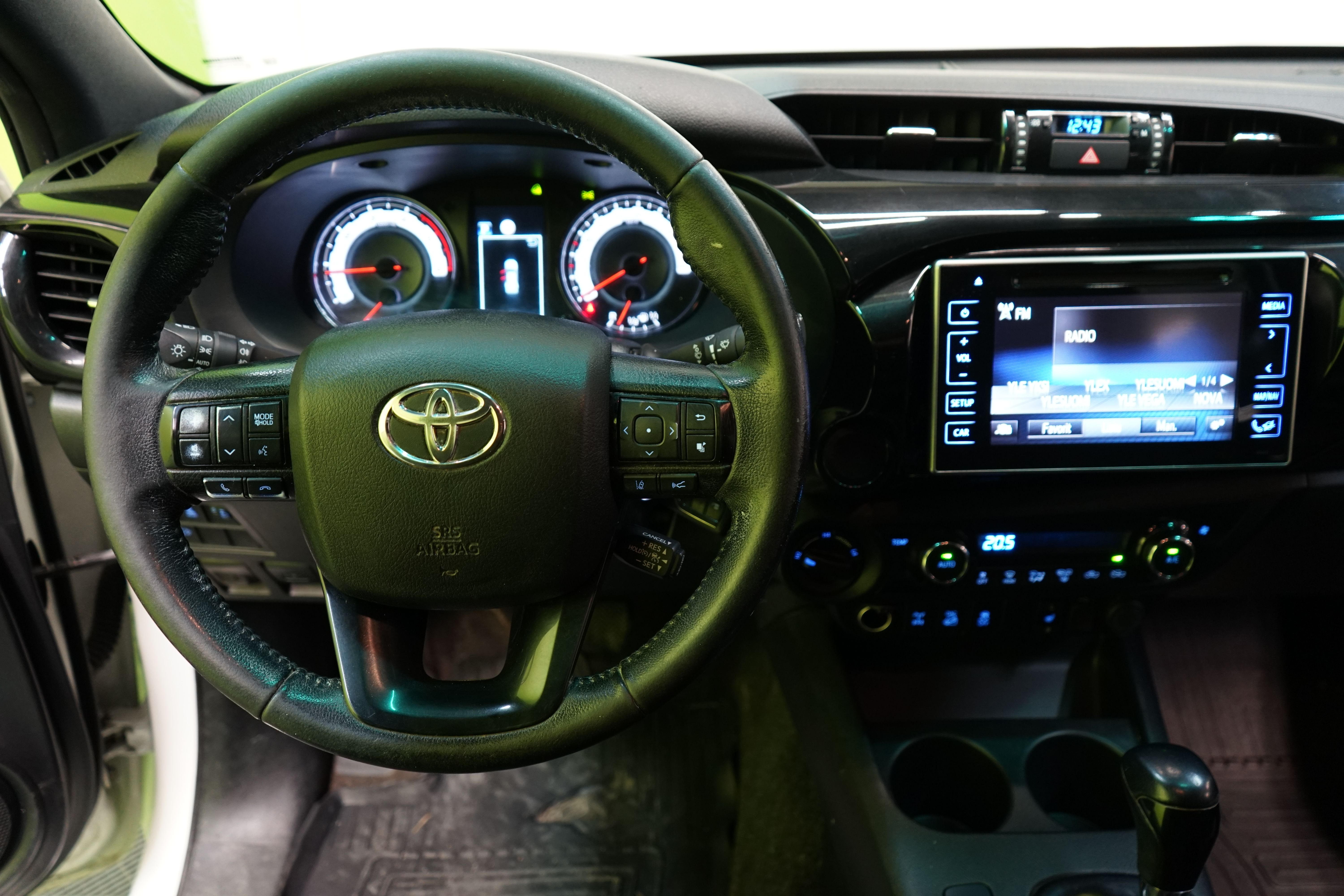 Toyota Hilux Double Cab 2,4 D-4D 150 4WD 2019, kuva 6/27