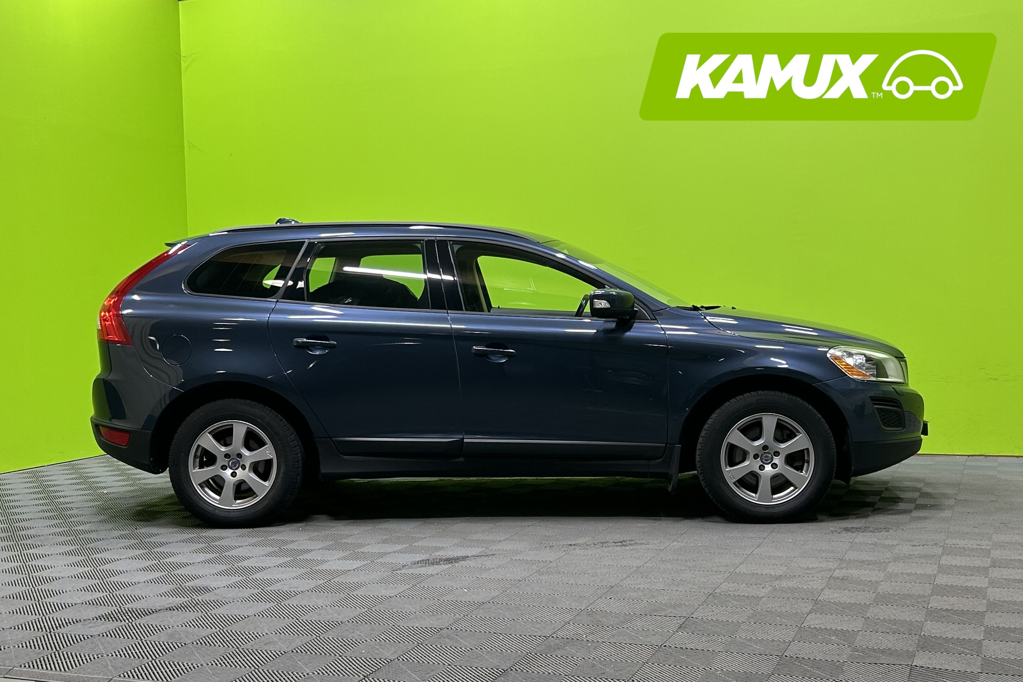 Volvo XC60 D3 DRIVe Kinetic 2011, kuva 2/6