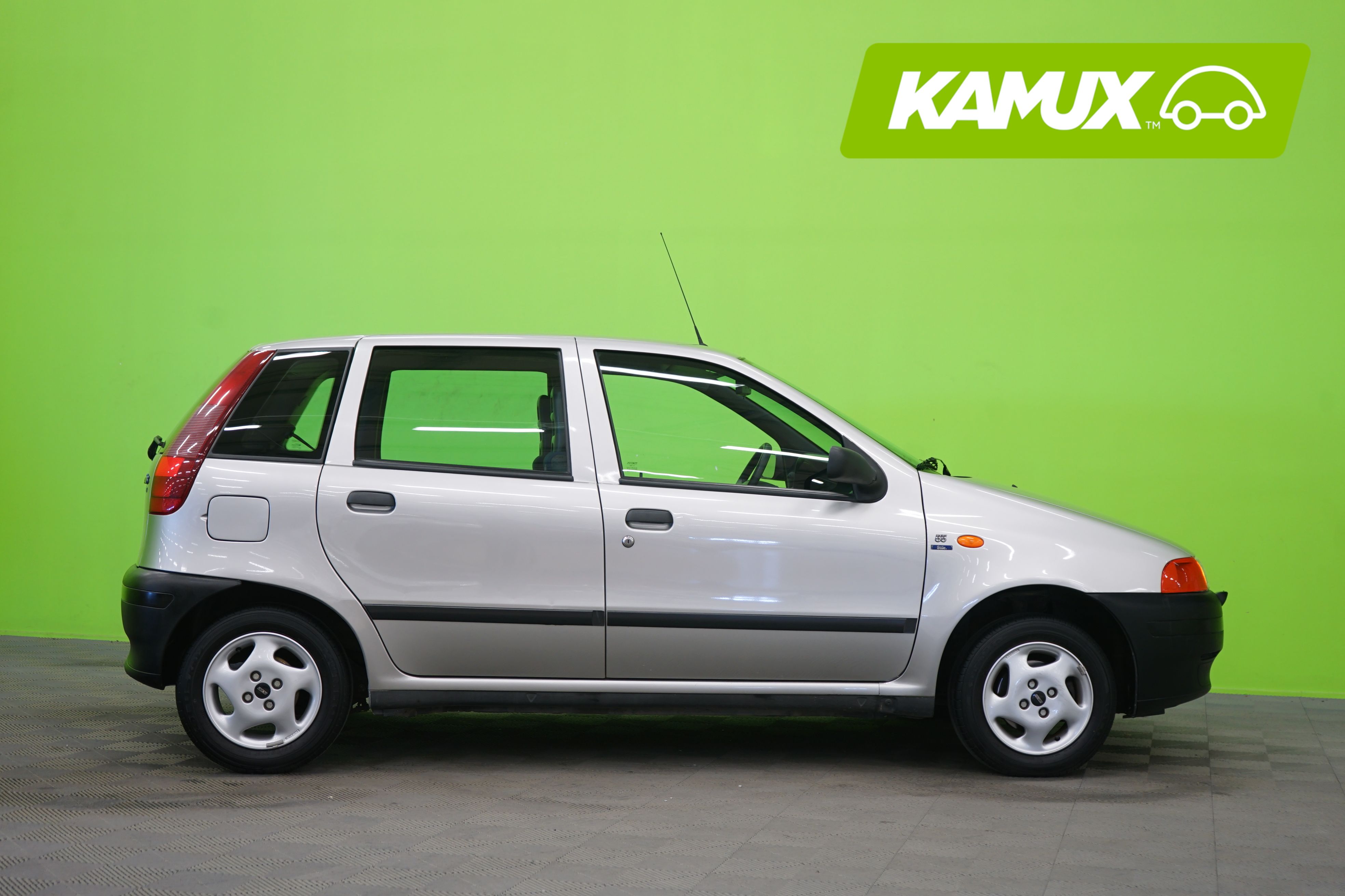 Fiat Punto 55 S 1,1 5d 1999, kuva 2/21
