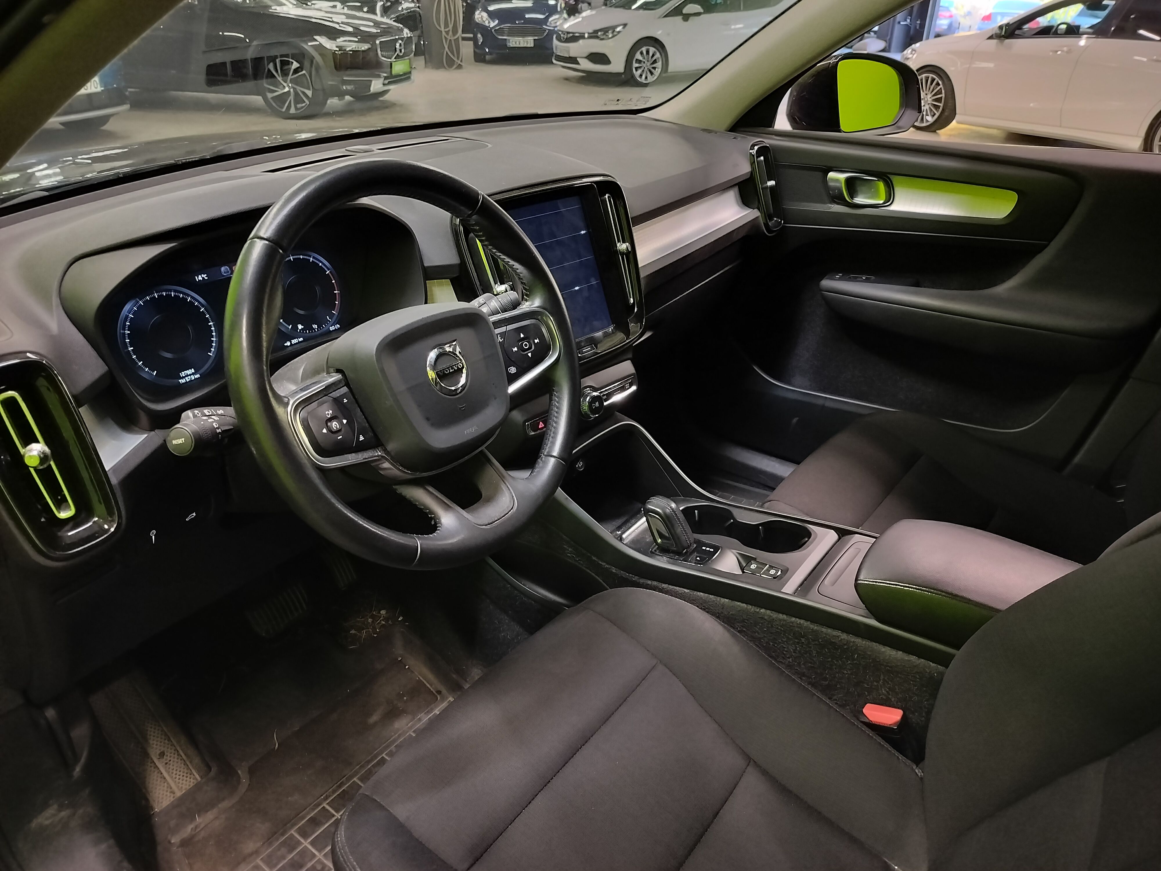 Volvo XC40 T4 AWD Momentum aut 2018, kuva 4/4