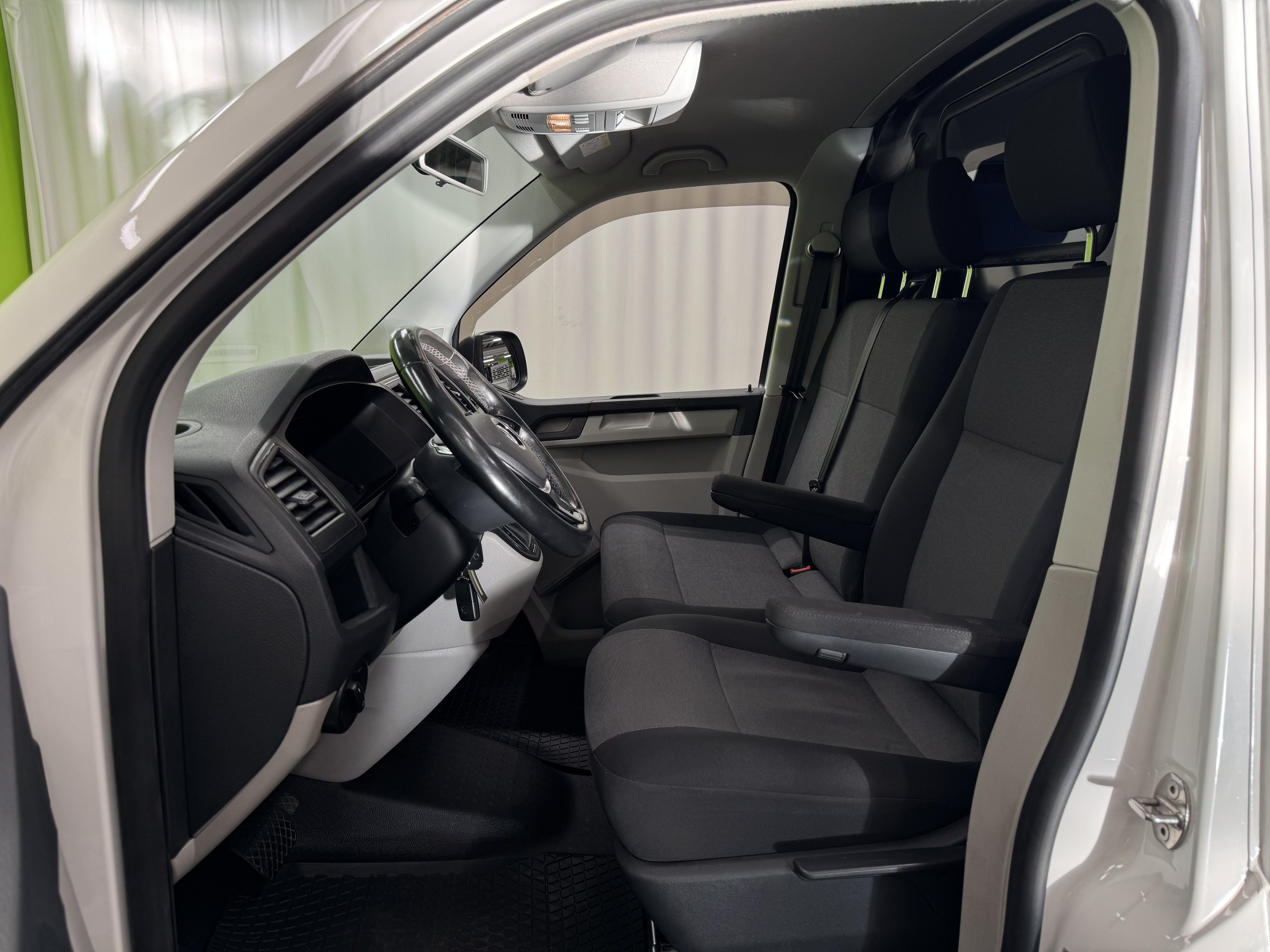 Volkswagen Transporter 2017, kuva 7/20