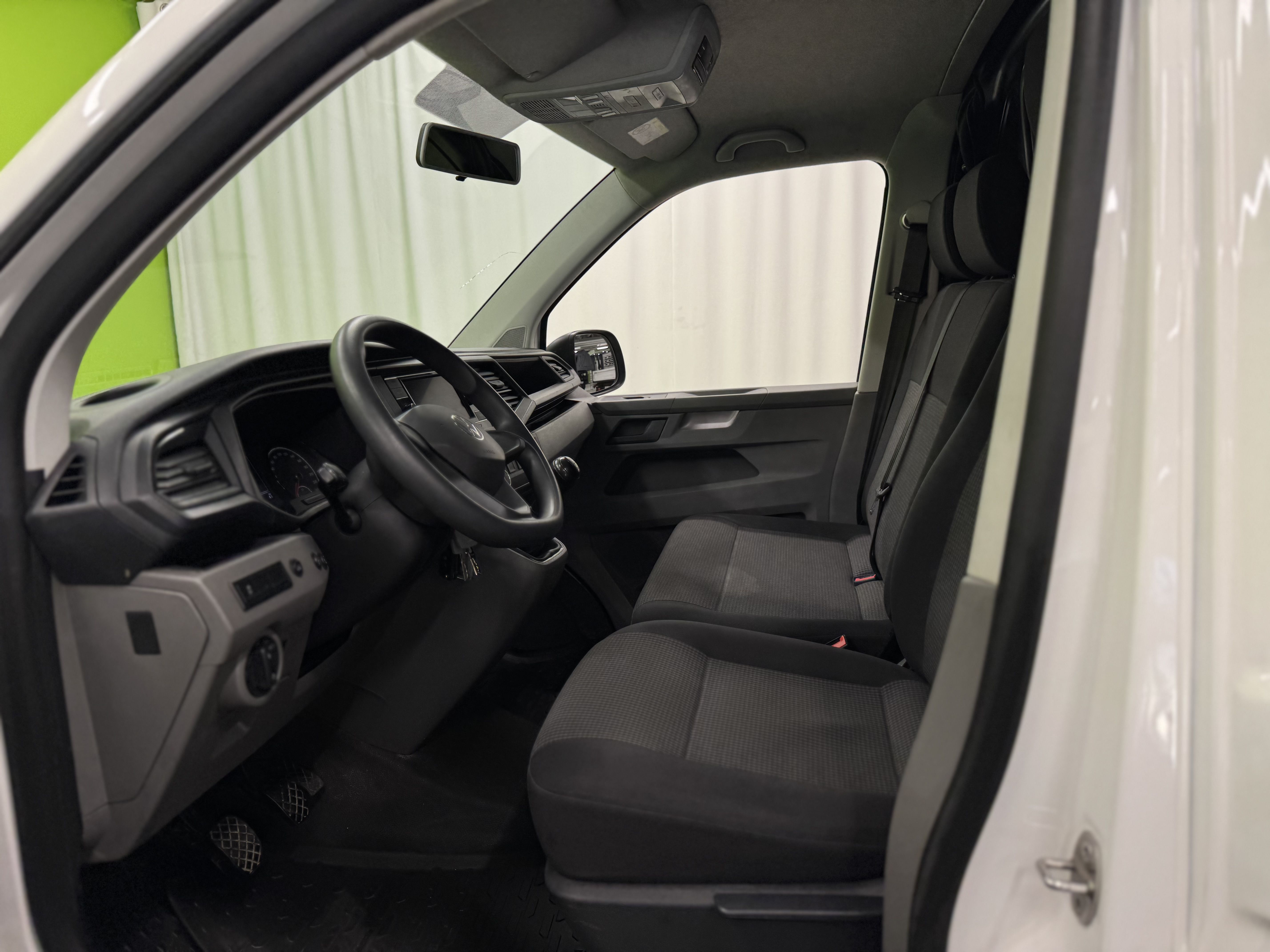 Volkswagen Transporter 2021, kuva 6/19