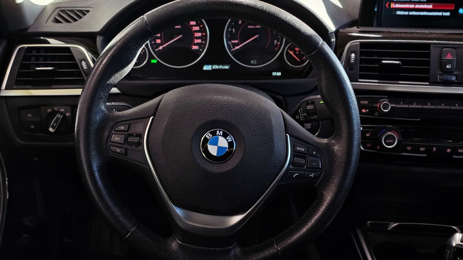 BMW 330 F30 330e iPerformance Sport Line 2017, kuva 6/11