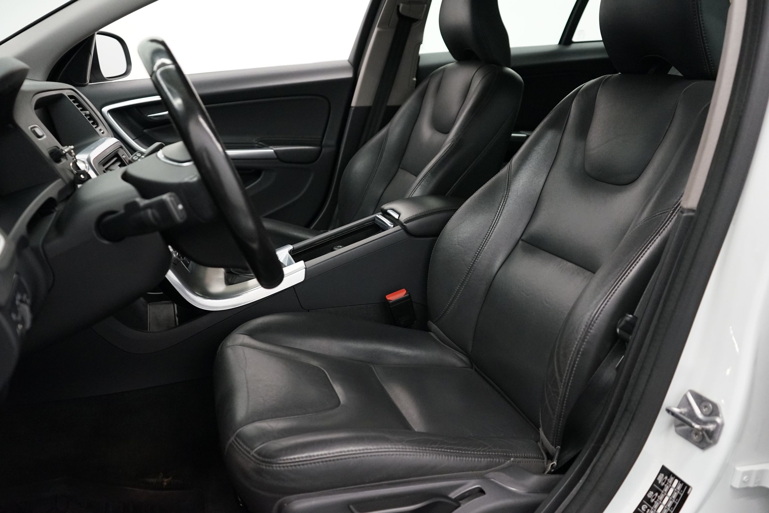Volvo V60 D3 Momentum aut 2017, kuva 5/28