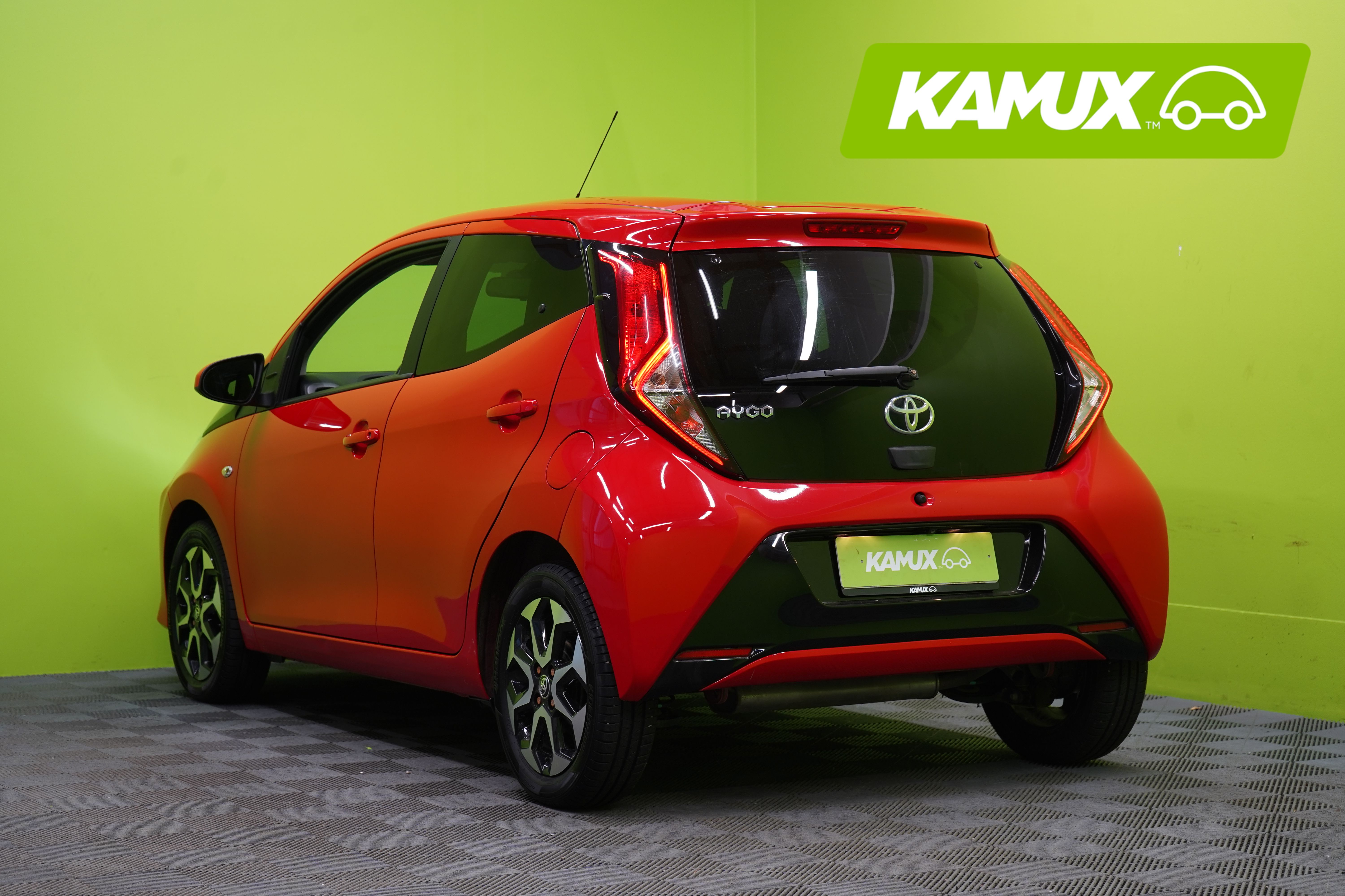 Toyota Aygo 1,0 VVT-i x-play x-shift 5ov 2021, kuva 4/24