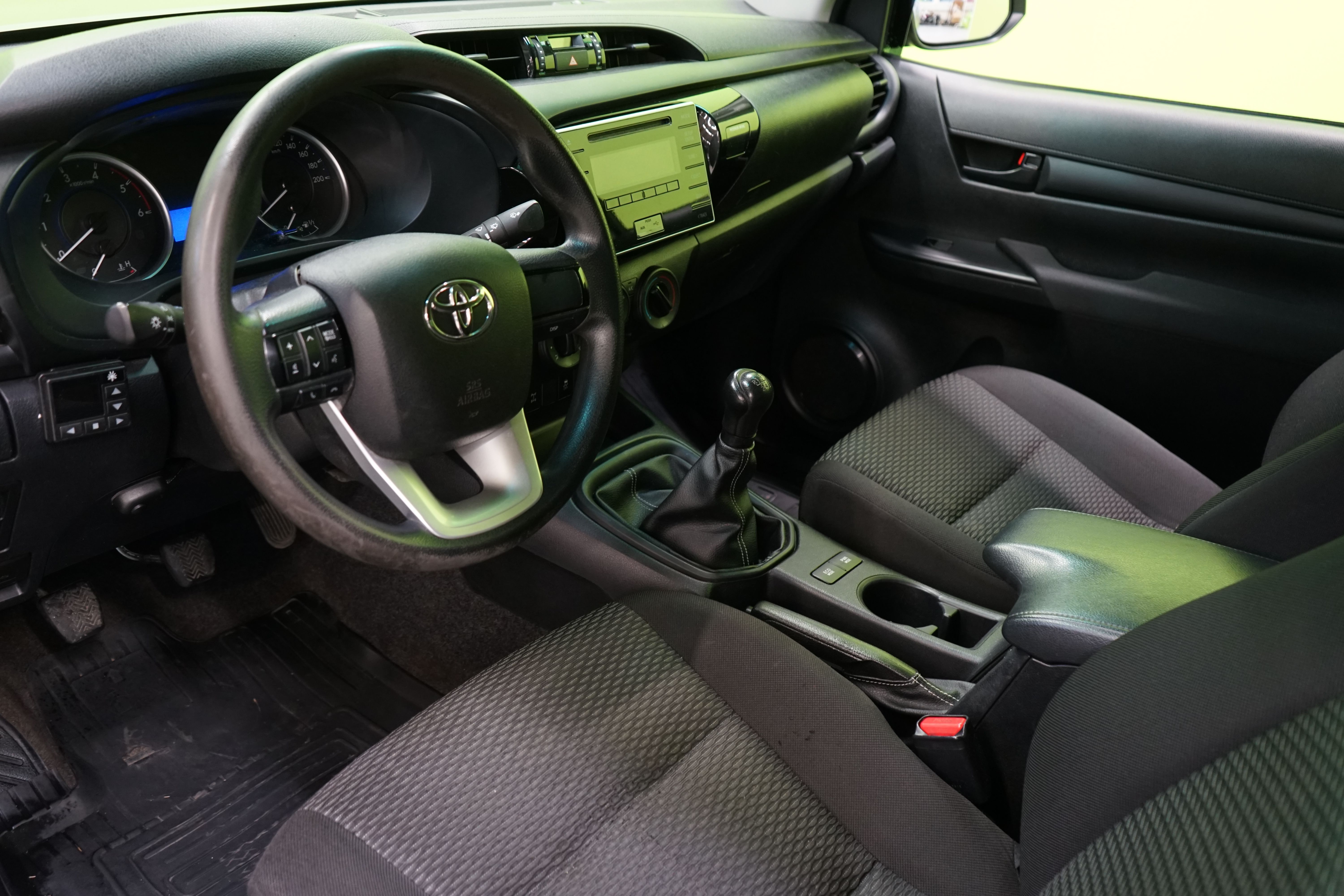Toyota Hilux 2.4 D-4D Extra Cab Duty 4x4 2018, kuva 6/18