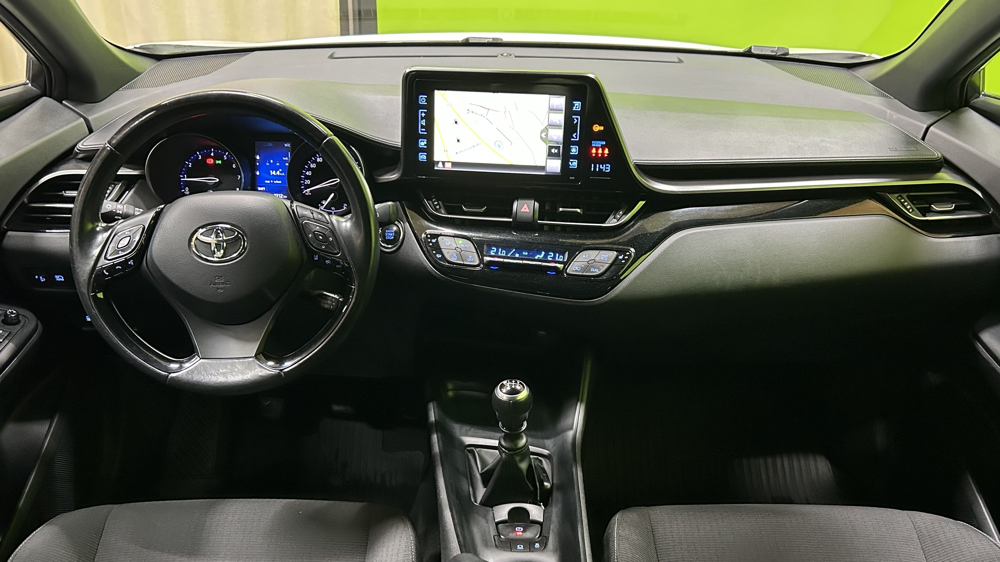 Toyota C-HR 1,2 T Active 2017, photo 6/21