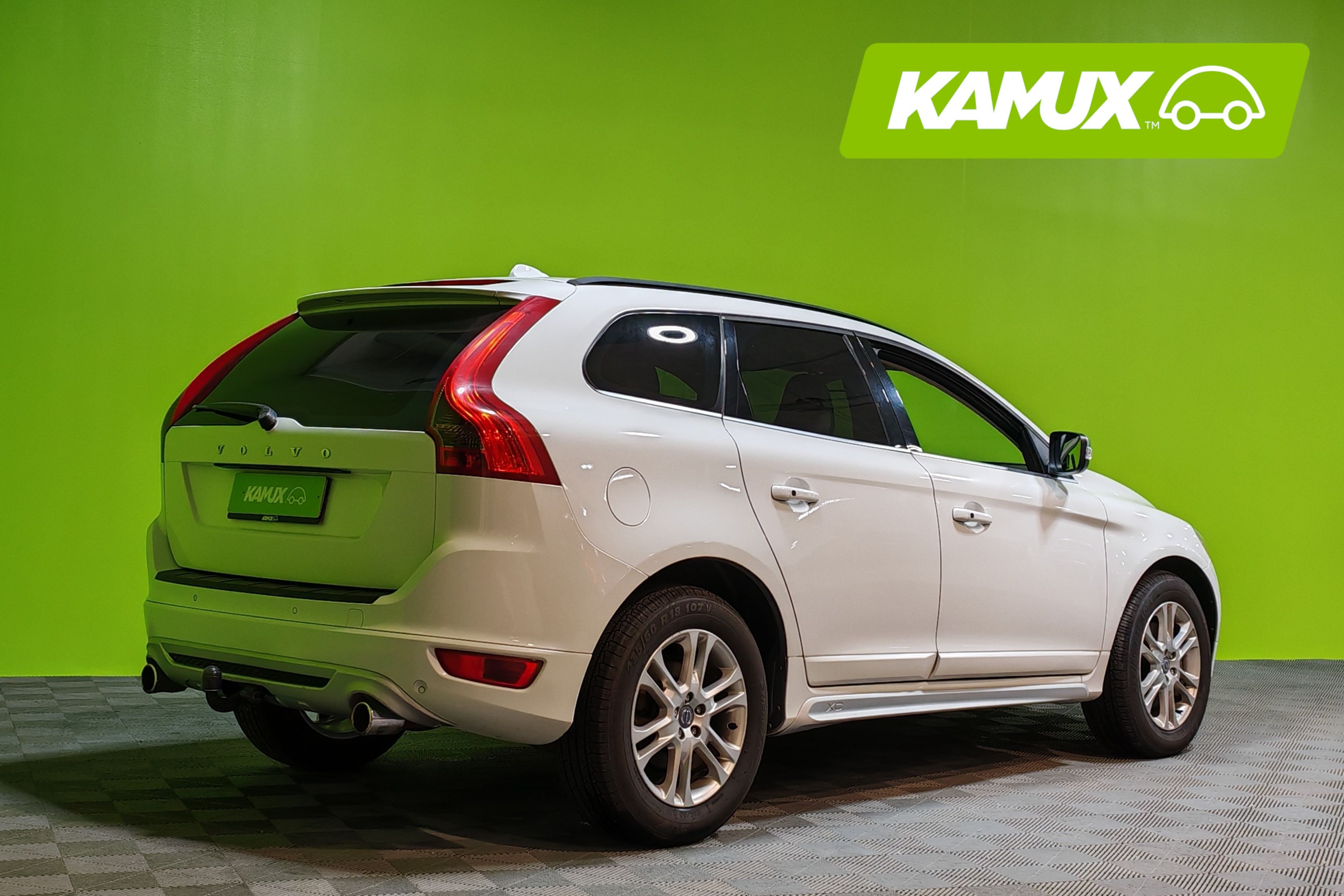 Volvo XC60 D5 AWD R-Design aut 2010, kuva 2/24