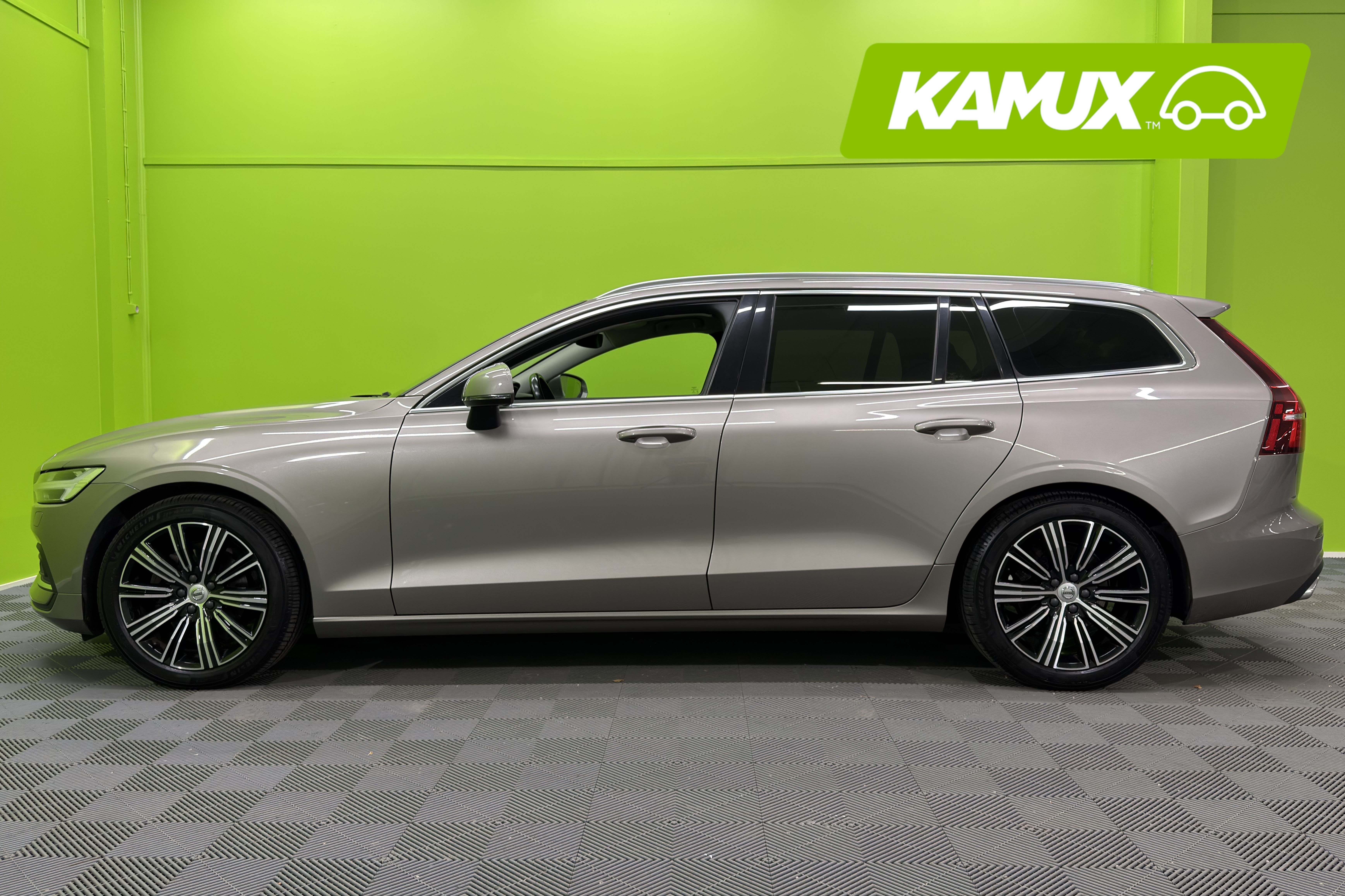 Volvo V60 2022, kuva 4/29