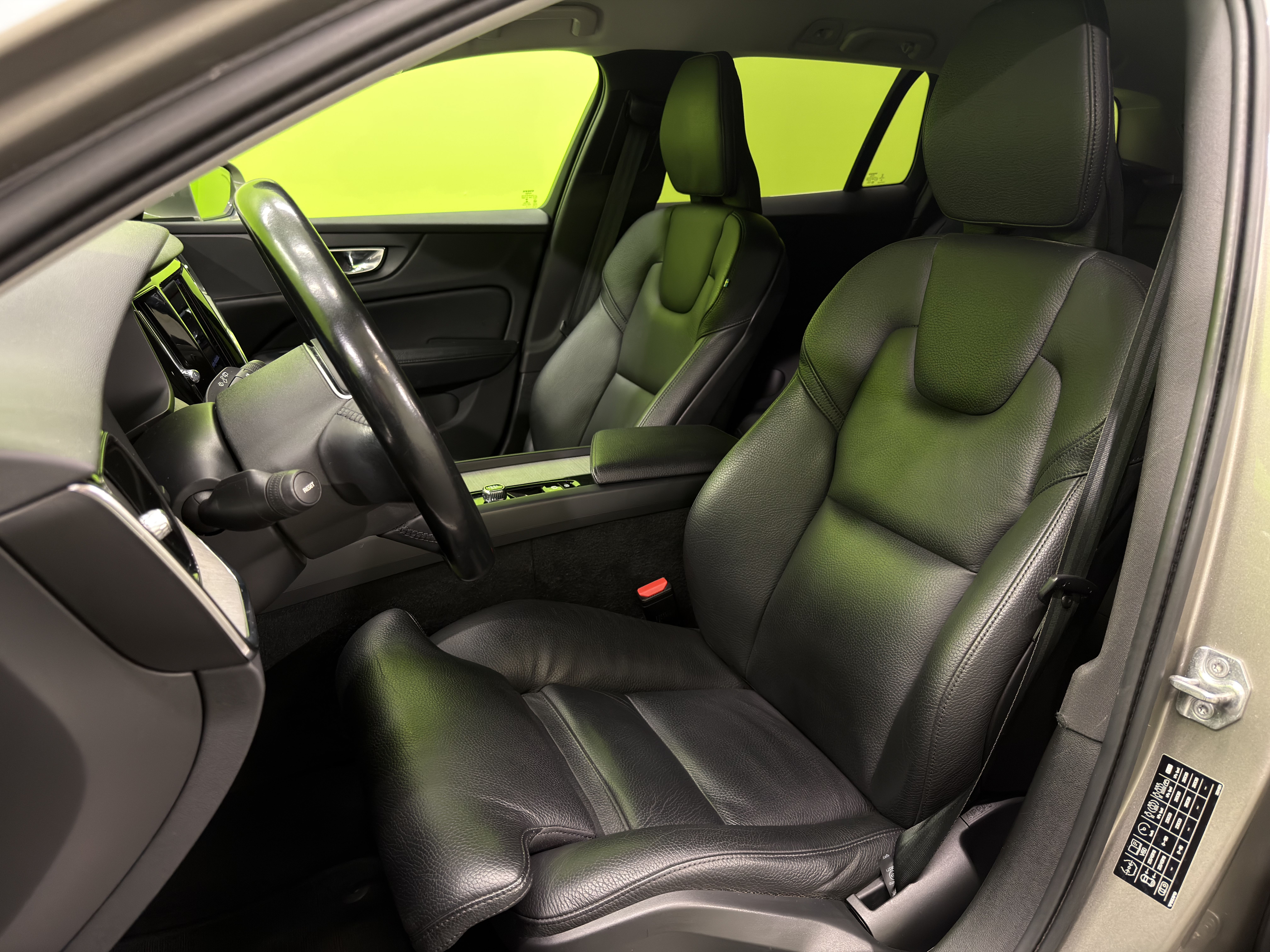 Volvo V60 2022, kuva 7/29