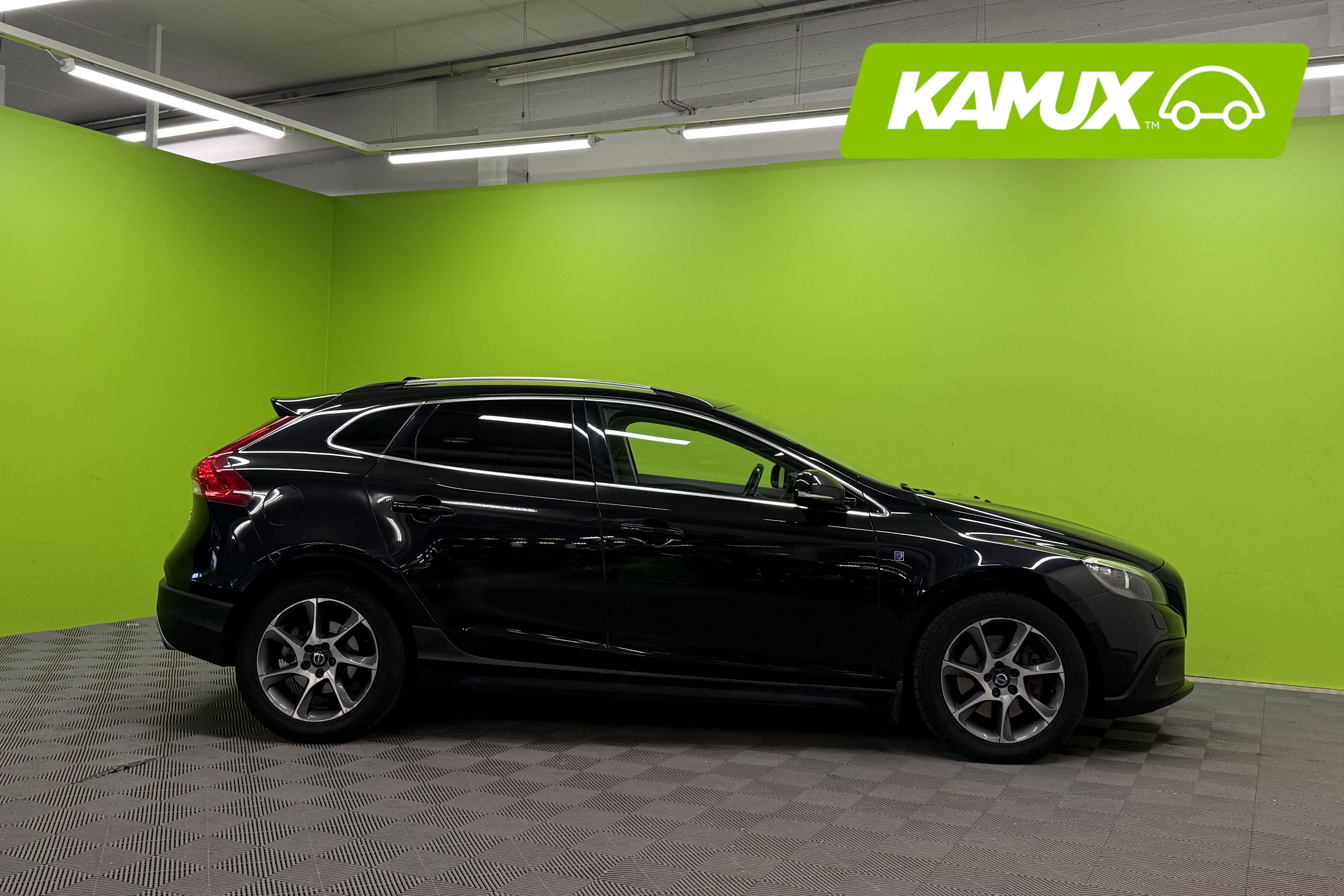 Volvo V40 Cross Country 2015, kuva 2/24