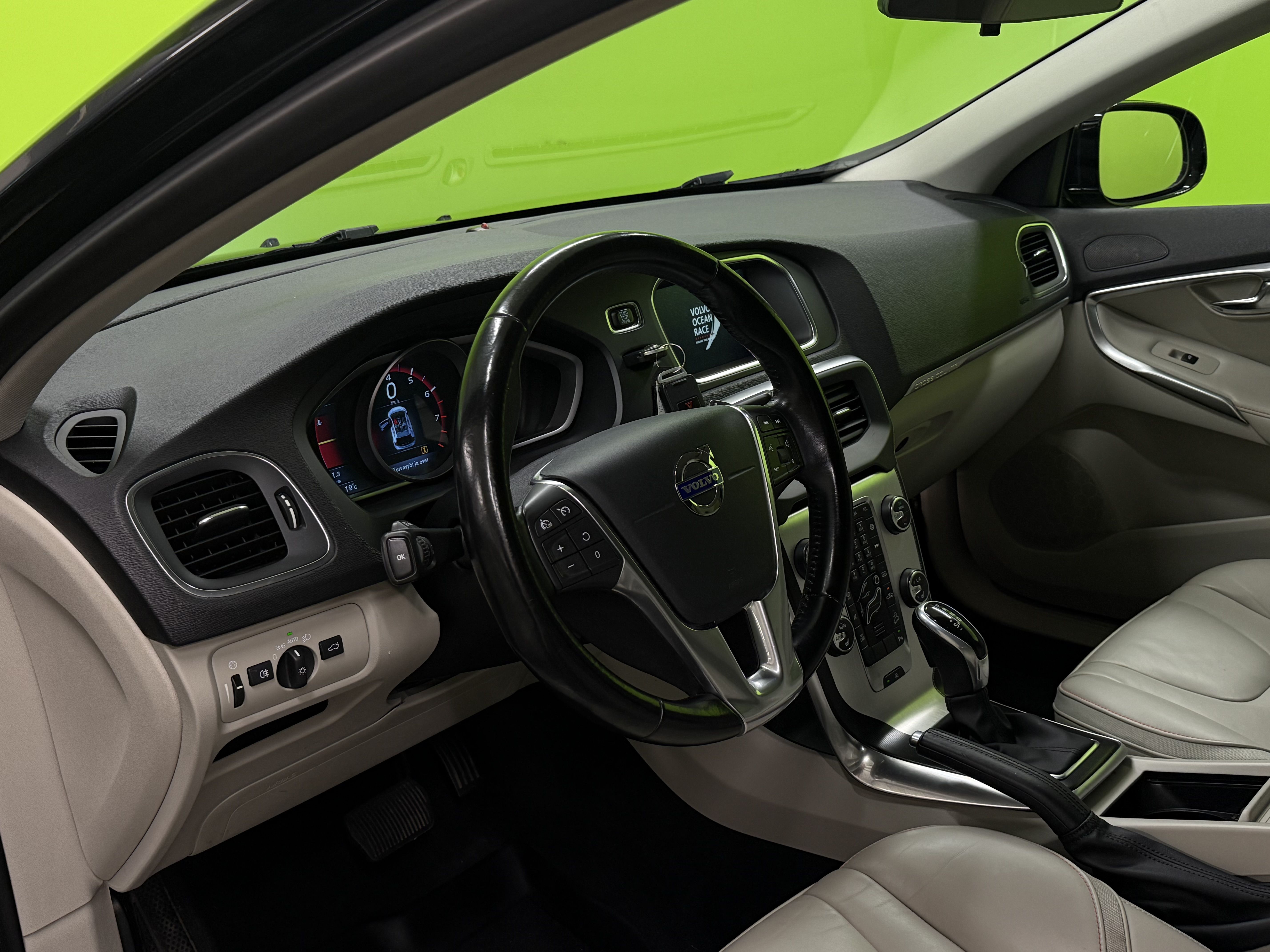 Volvo V40 Cross Country 2015, kuva 7/24