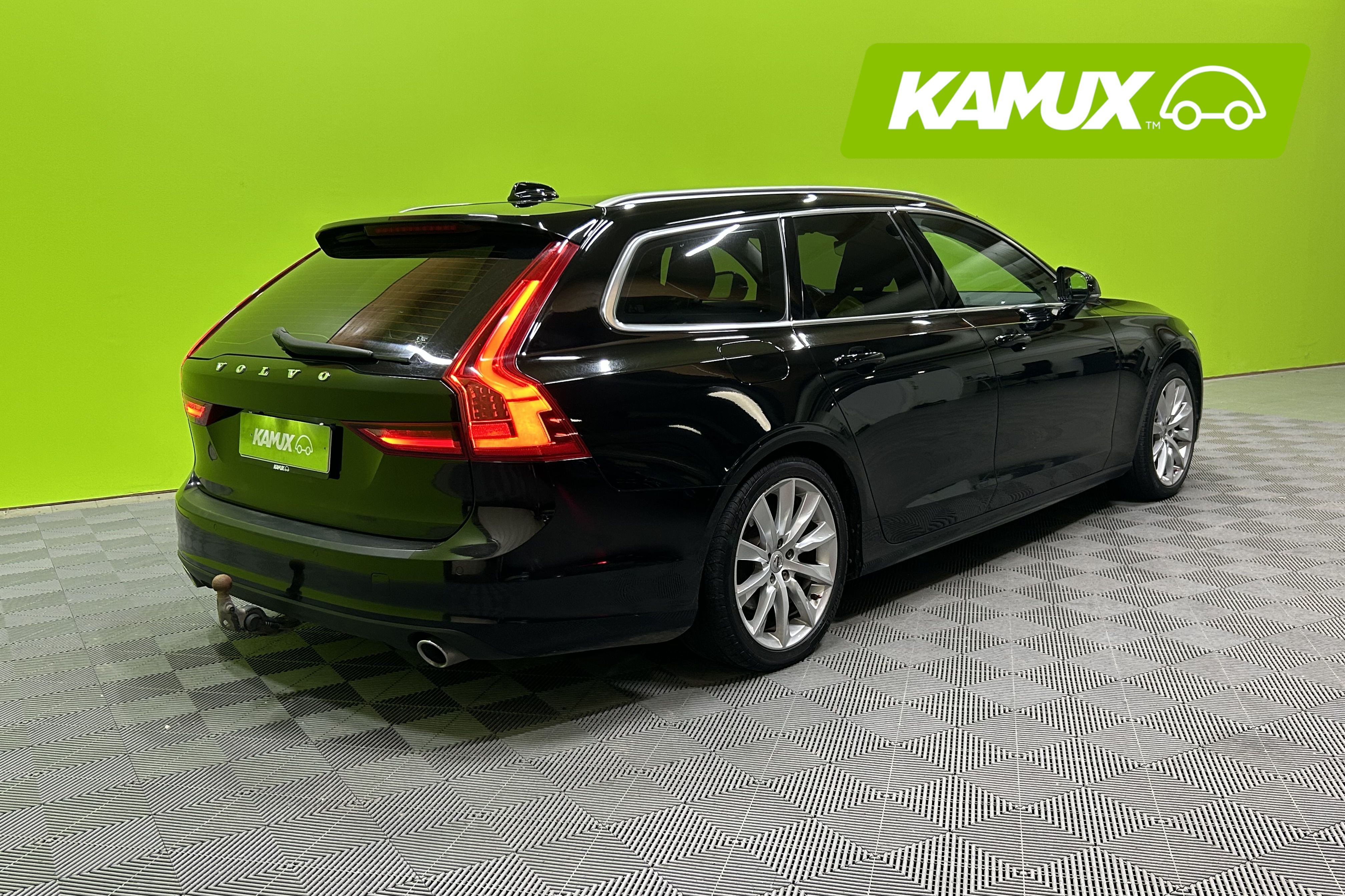 Volvo V90 D4 AWD Momentum aut 2018, kuva 3/24