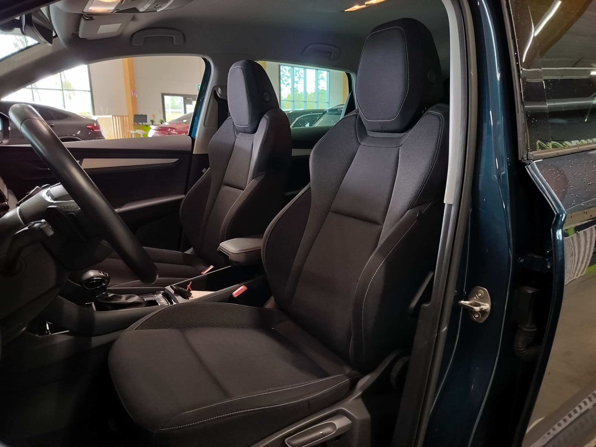 Skoda Karoq 2.0 TDI Ambition 4x4 2023, kuva 4/4