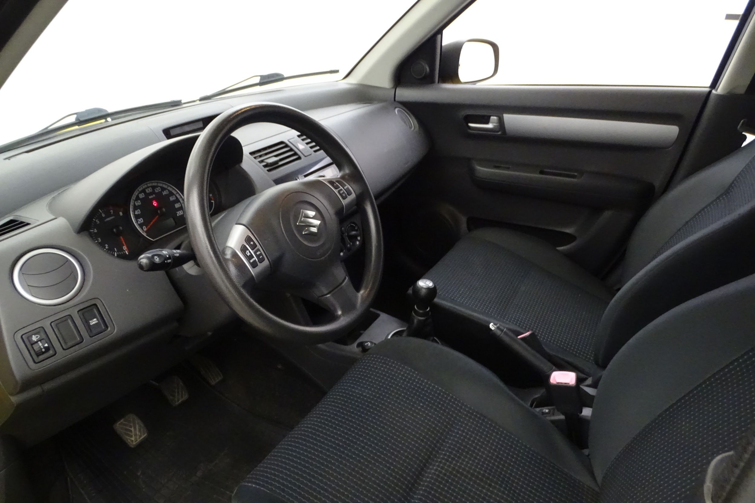 Suzuki Swift 4D SWIFT HATCHBACK 2005, photo 7/22