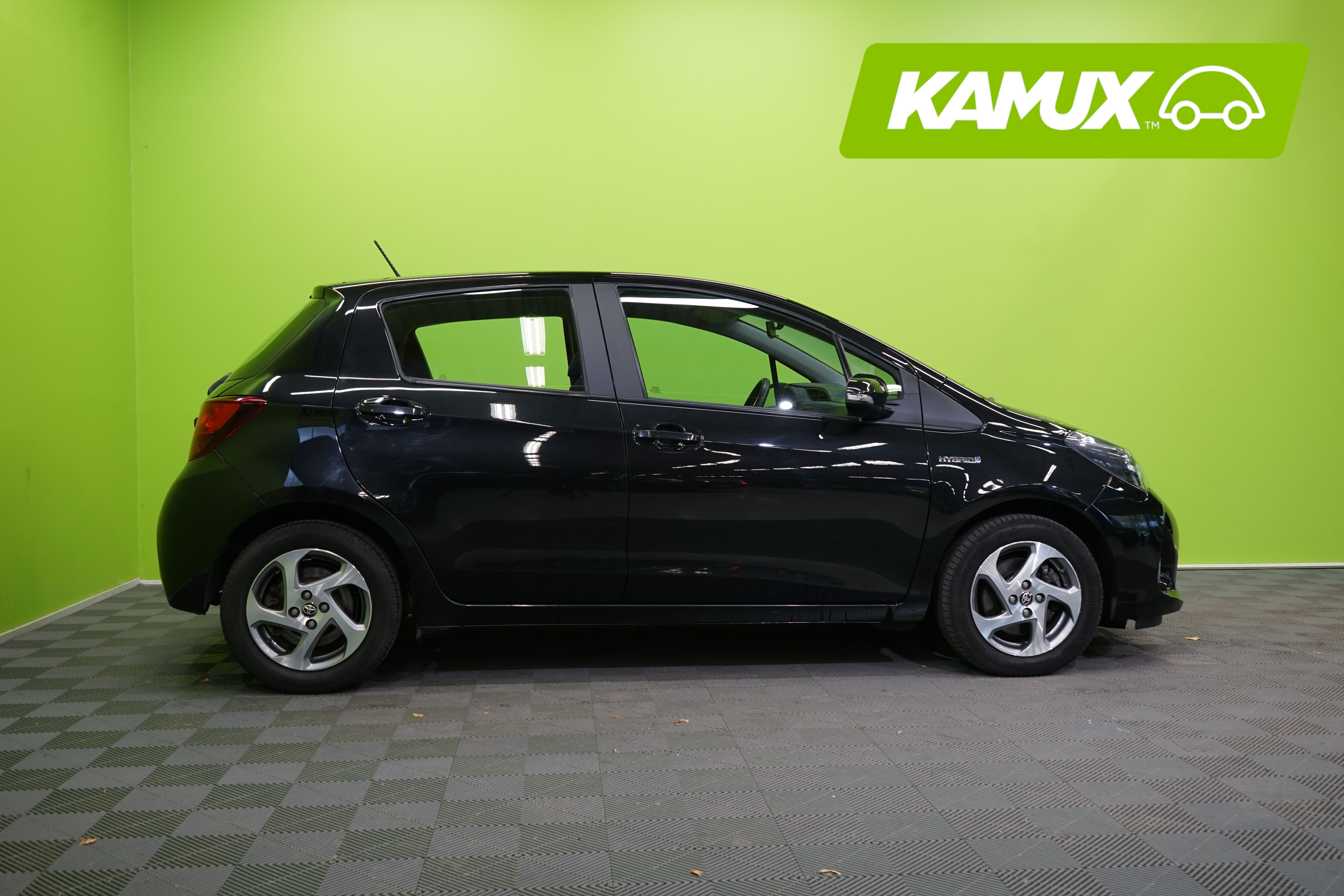 Toyota Yaris 1,5 Hybrid Active 5ov 2016, kuva 2/22