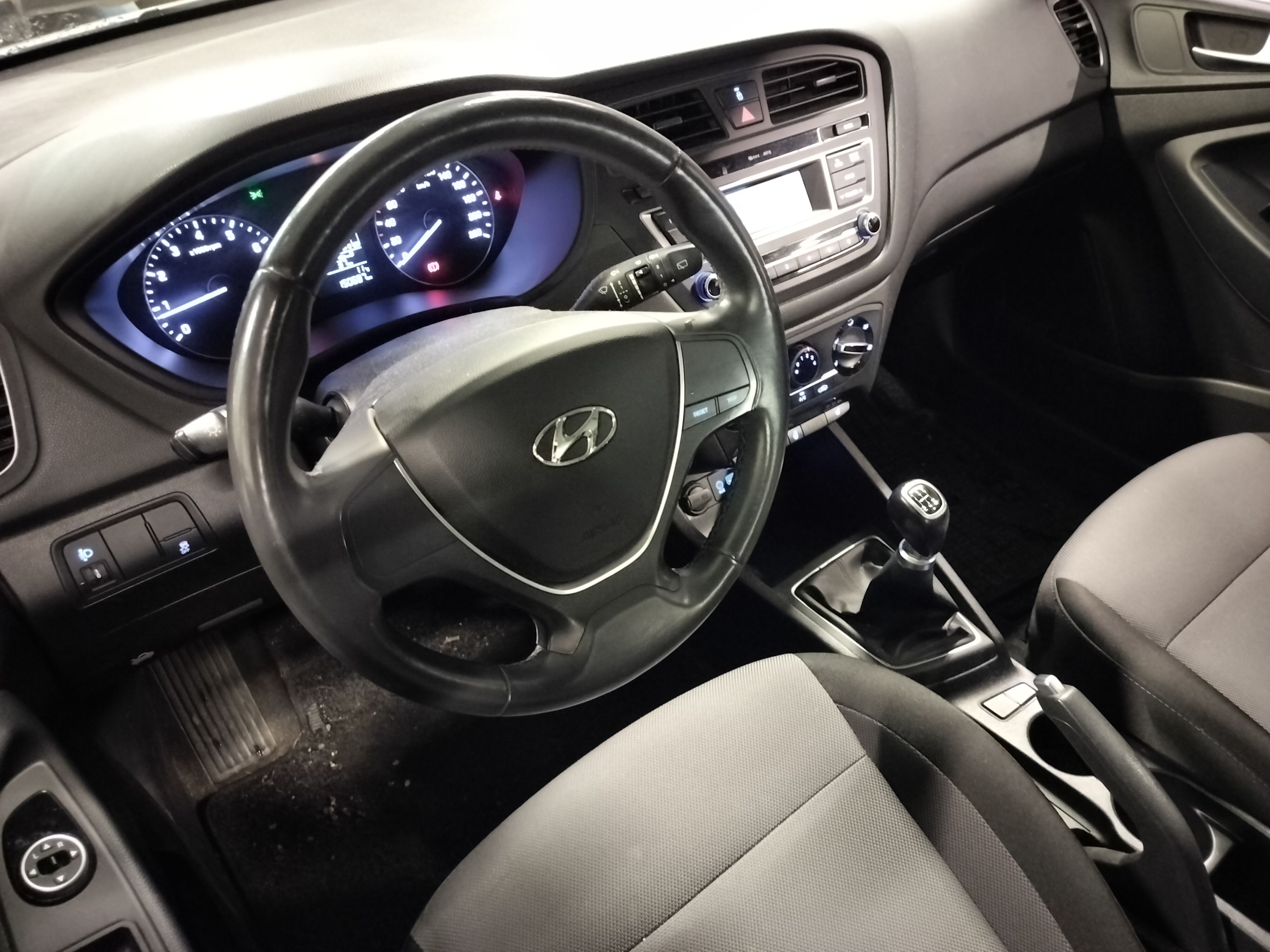Hyundai i20 1,2 5MT ISG Classic 2017, kuva 5/10