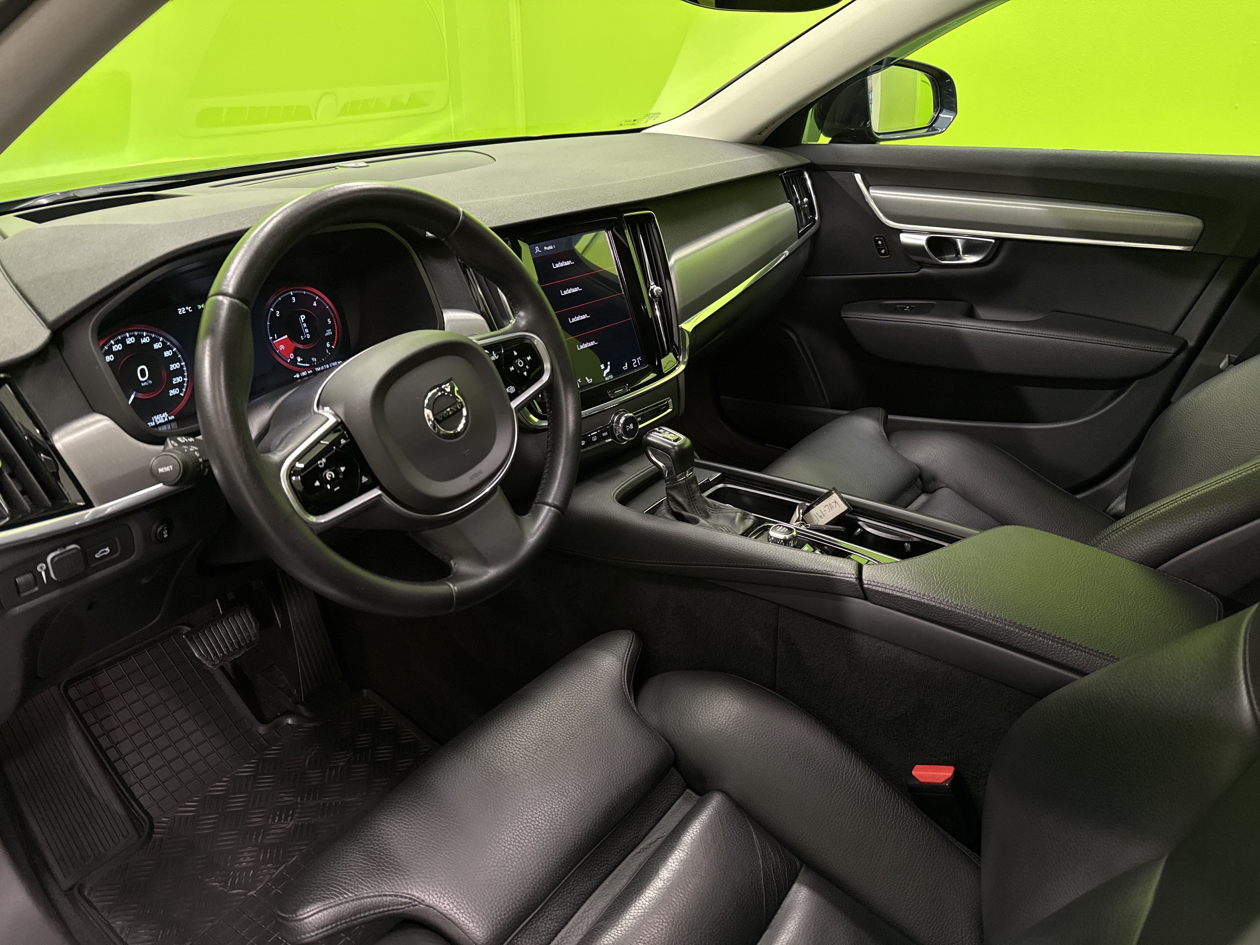 Volvo S90 D5 AWD Momentum Plus 2018, photo 7/24