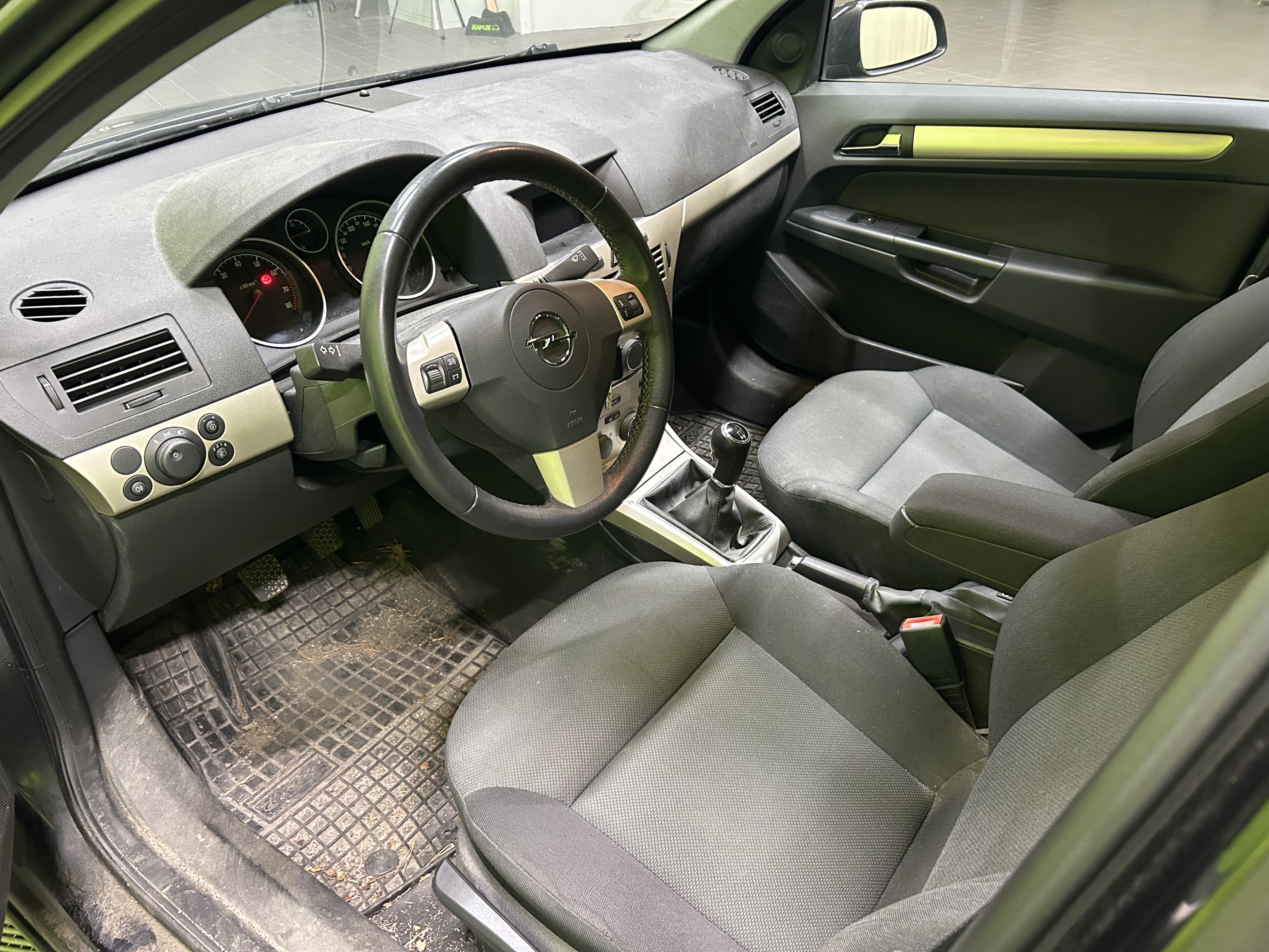 Opel Astra 2008, kuva 4/5