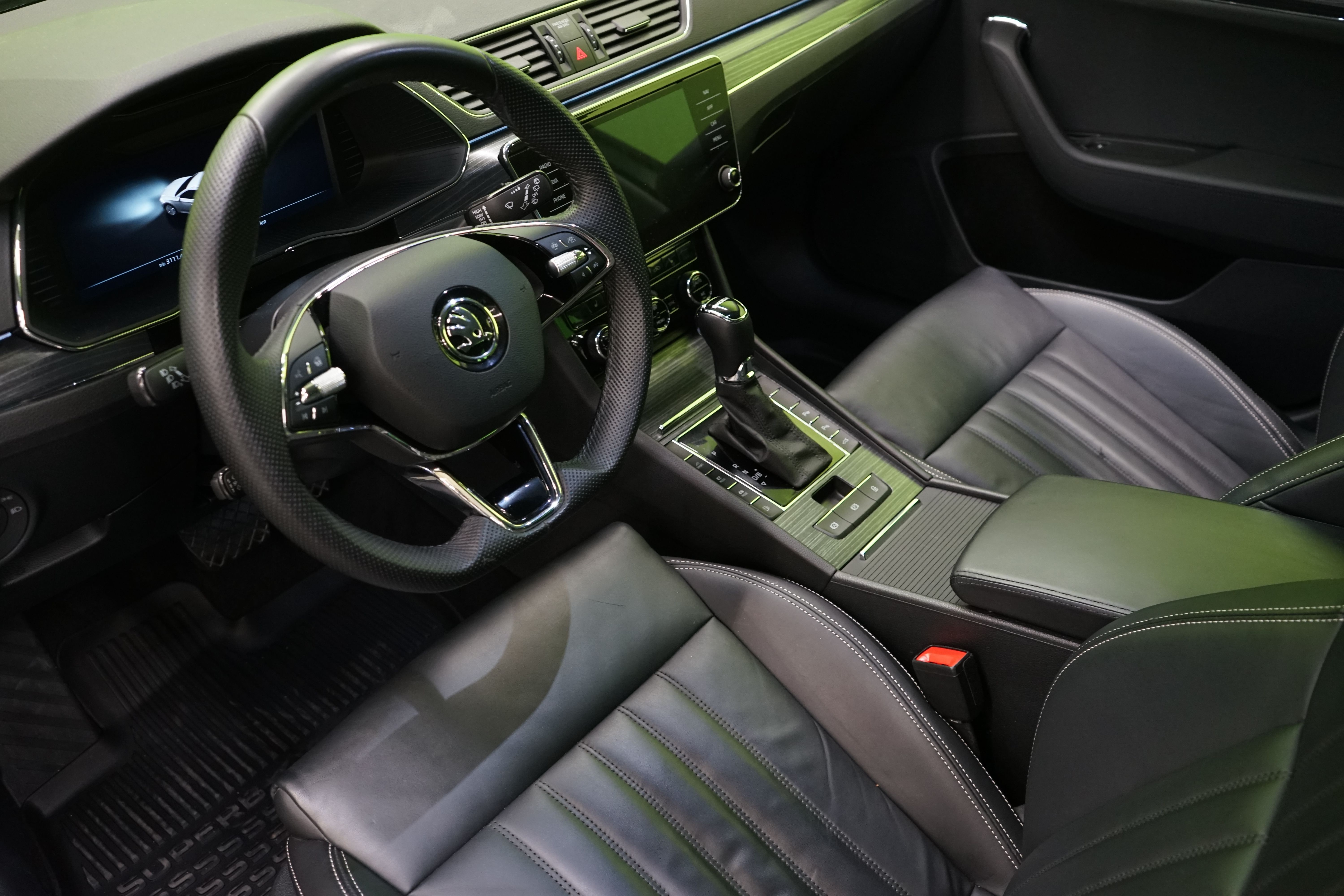 Skoda Superb Combi 1.4 TSI Style iV 2024, kuva 6/25