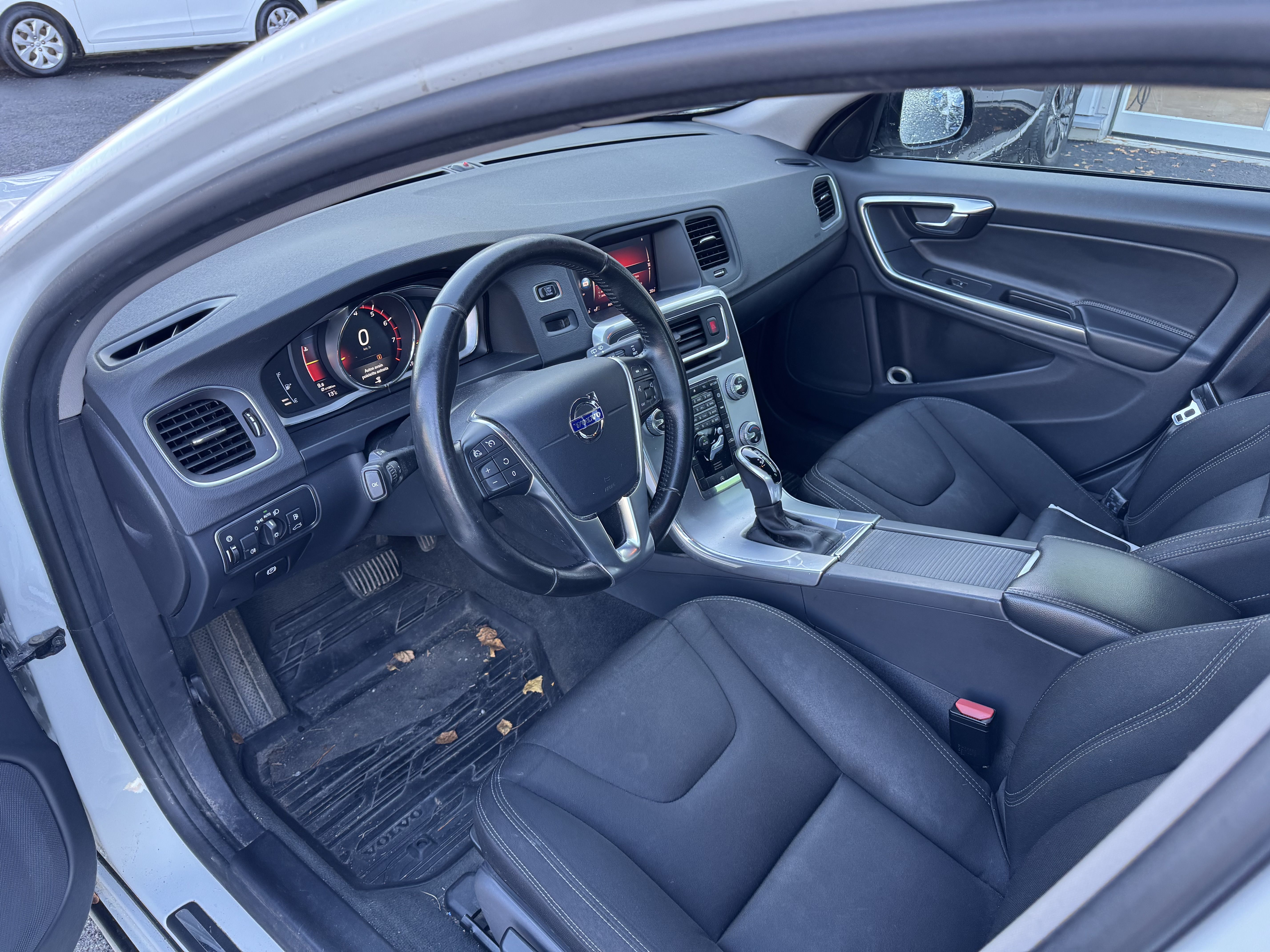 Volvo V60 Cross Country 2017, kuva 3/3