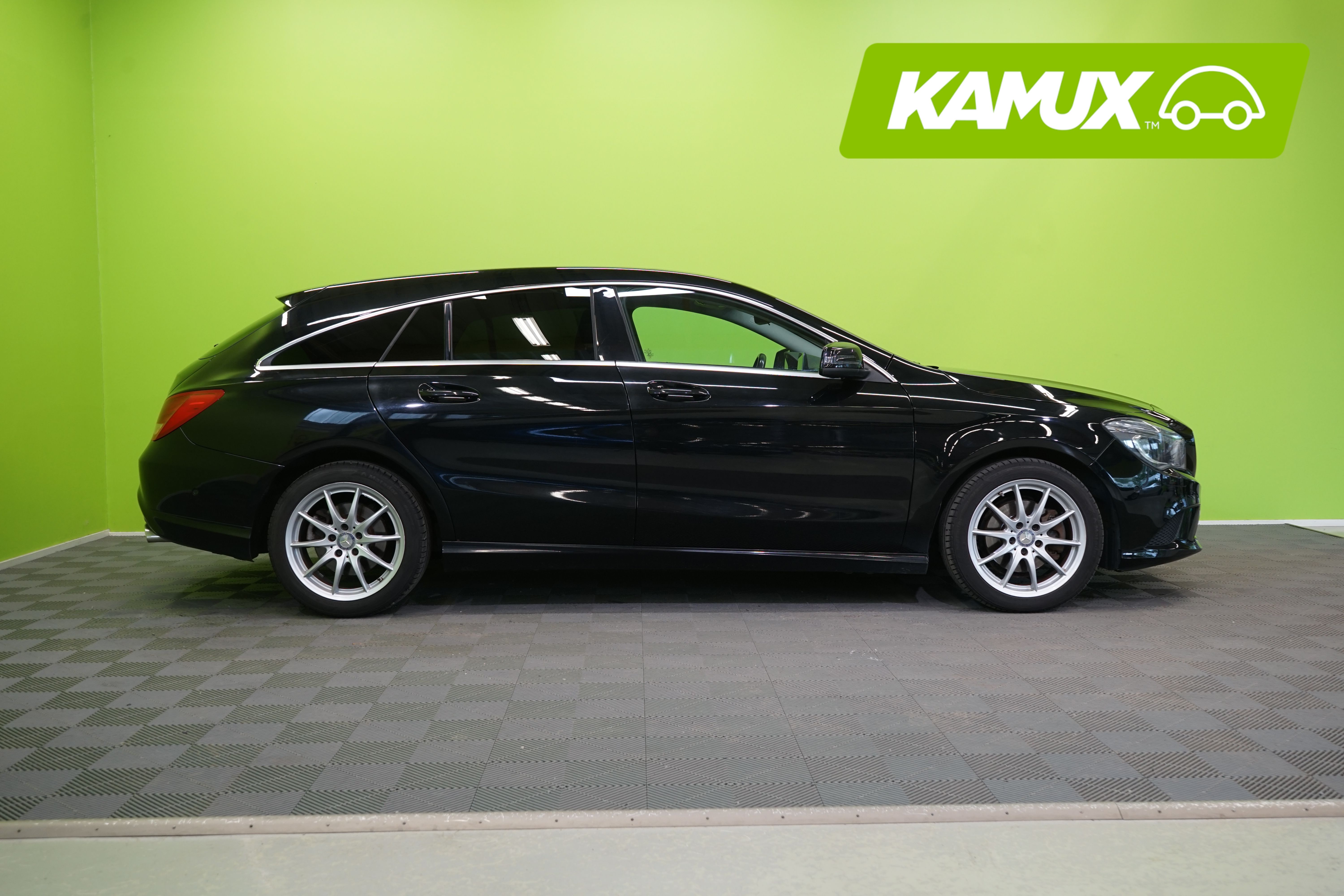 Mercedes-Benz CLA 220 d A Shooting Brake 2015, photo 2/22