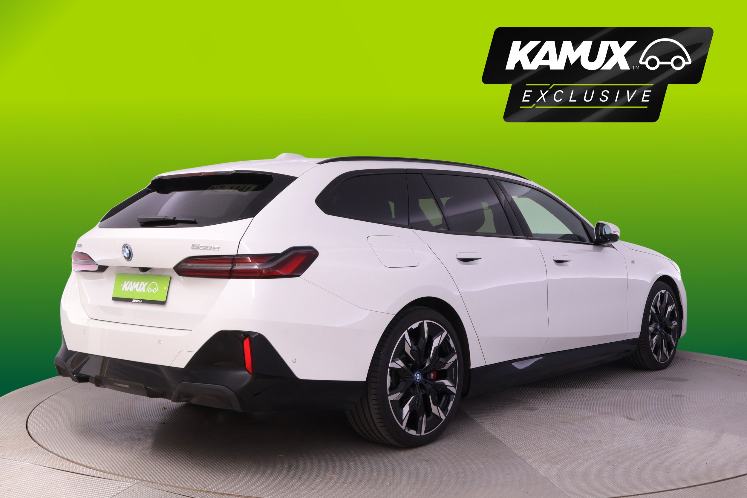 BMW 550 2025, kuva 2/27