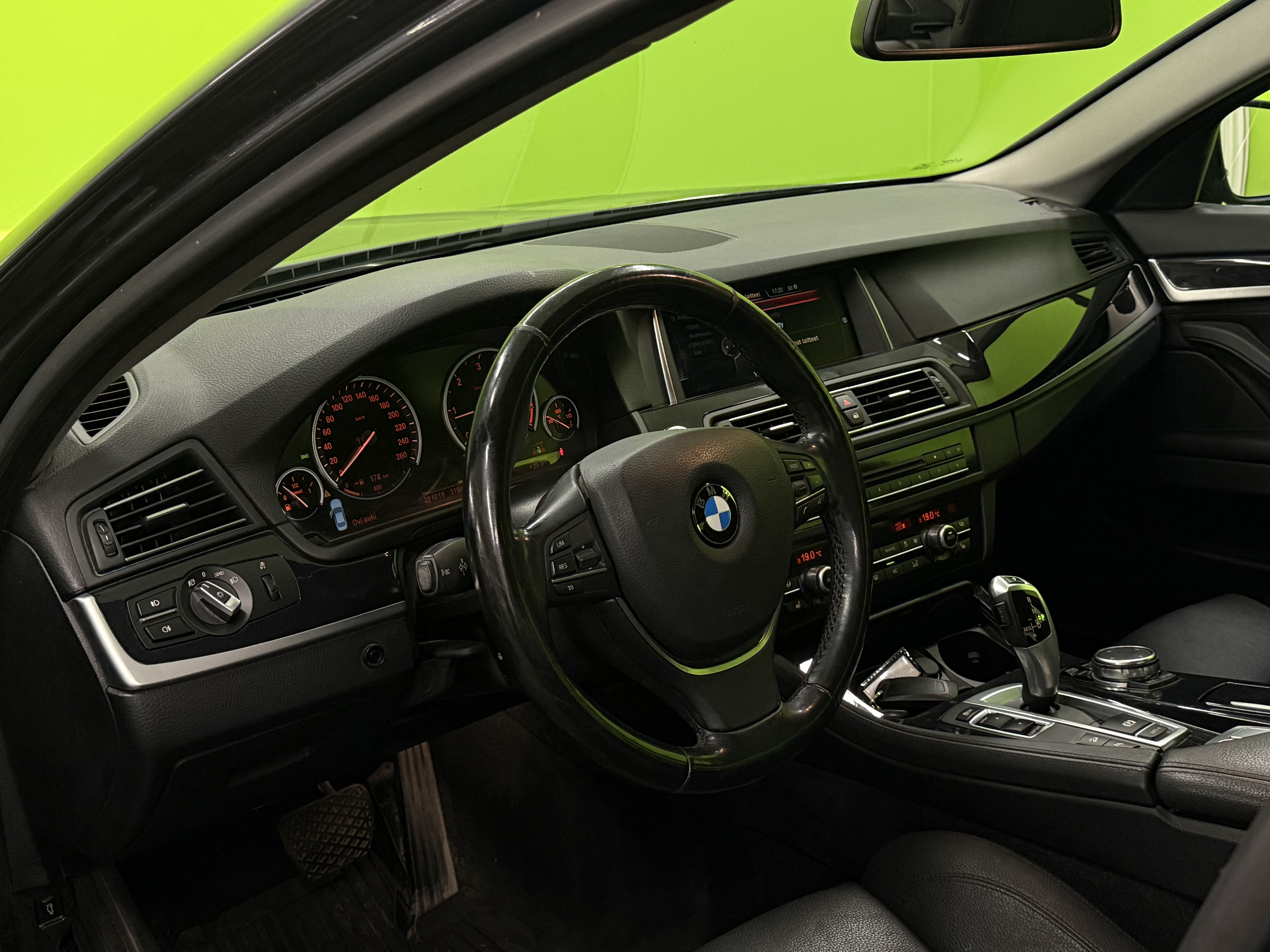 BMW 520 2016, kuva 7/22