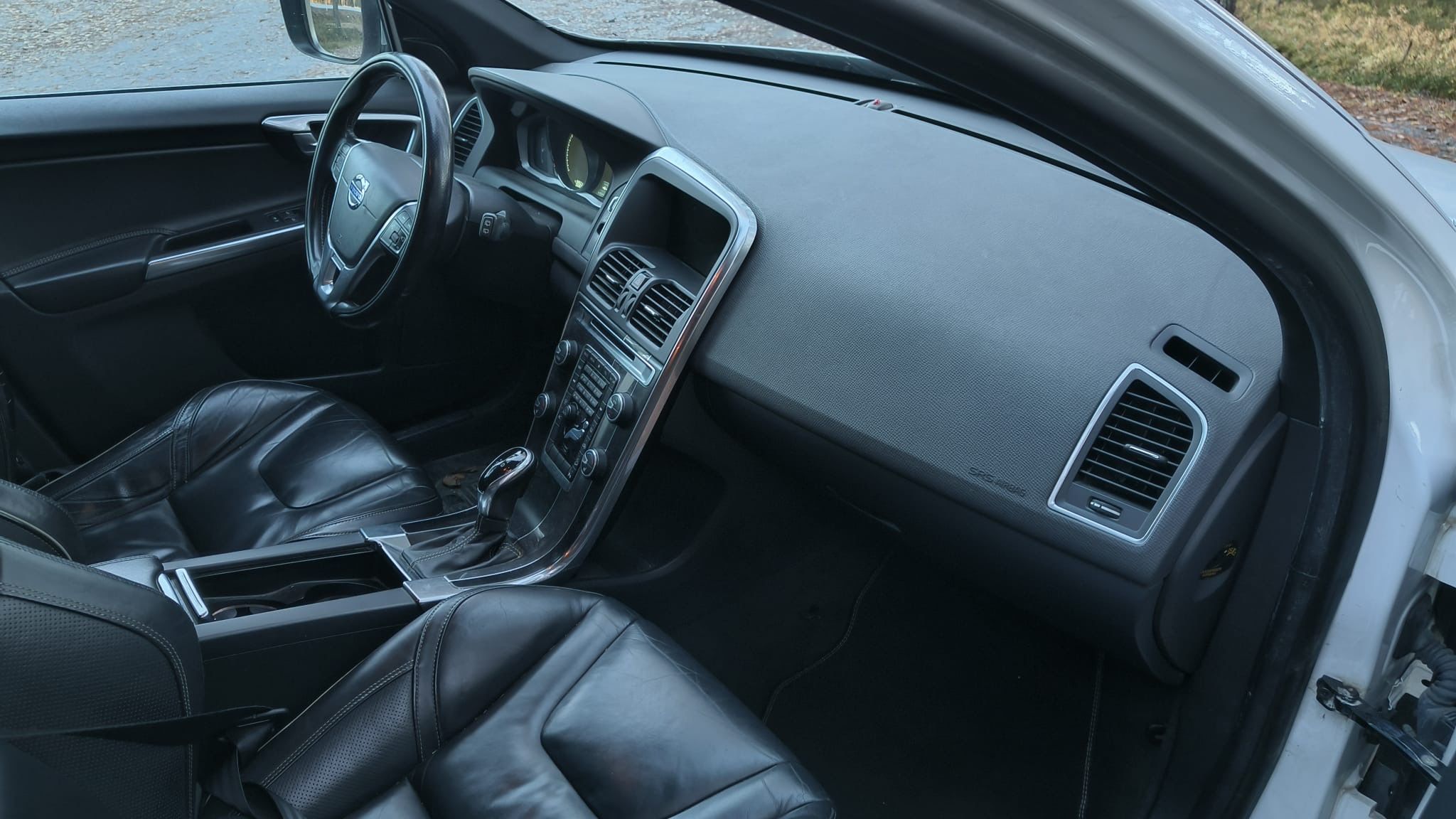 Volvo XC60 D5 AWD R-Design aut 2014, kuva 5/6