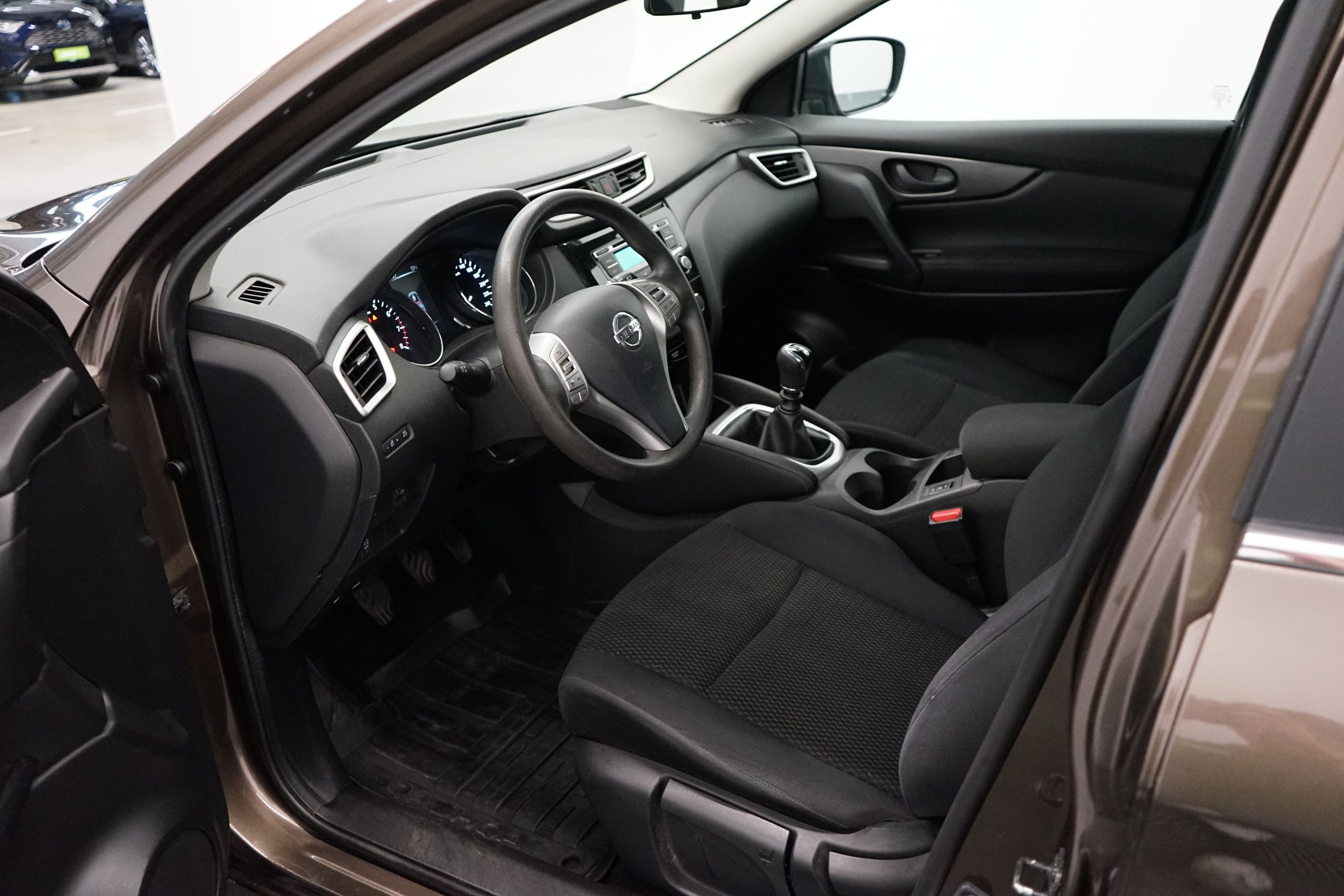 Nissan Qashqai DIG-T 115 Visia 2WD 6M/T 2014, kuva 5/19