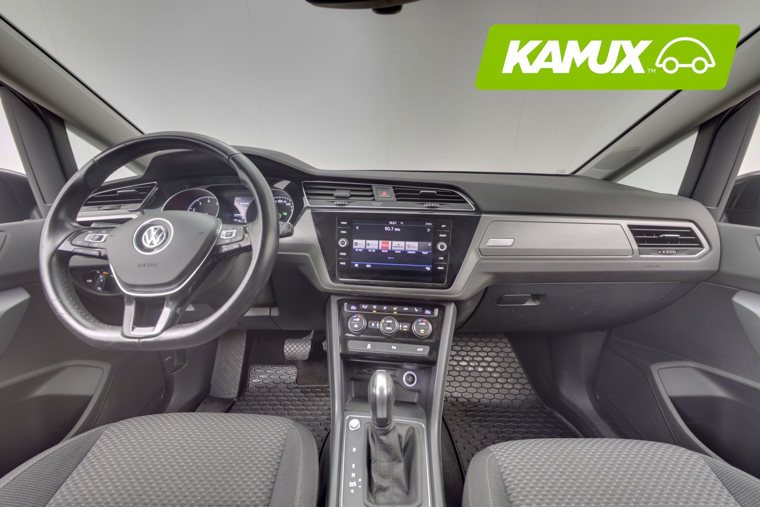 Volkswagen Touran 2020, bild 7/23