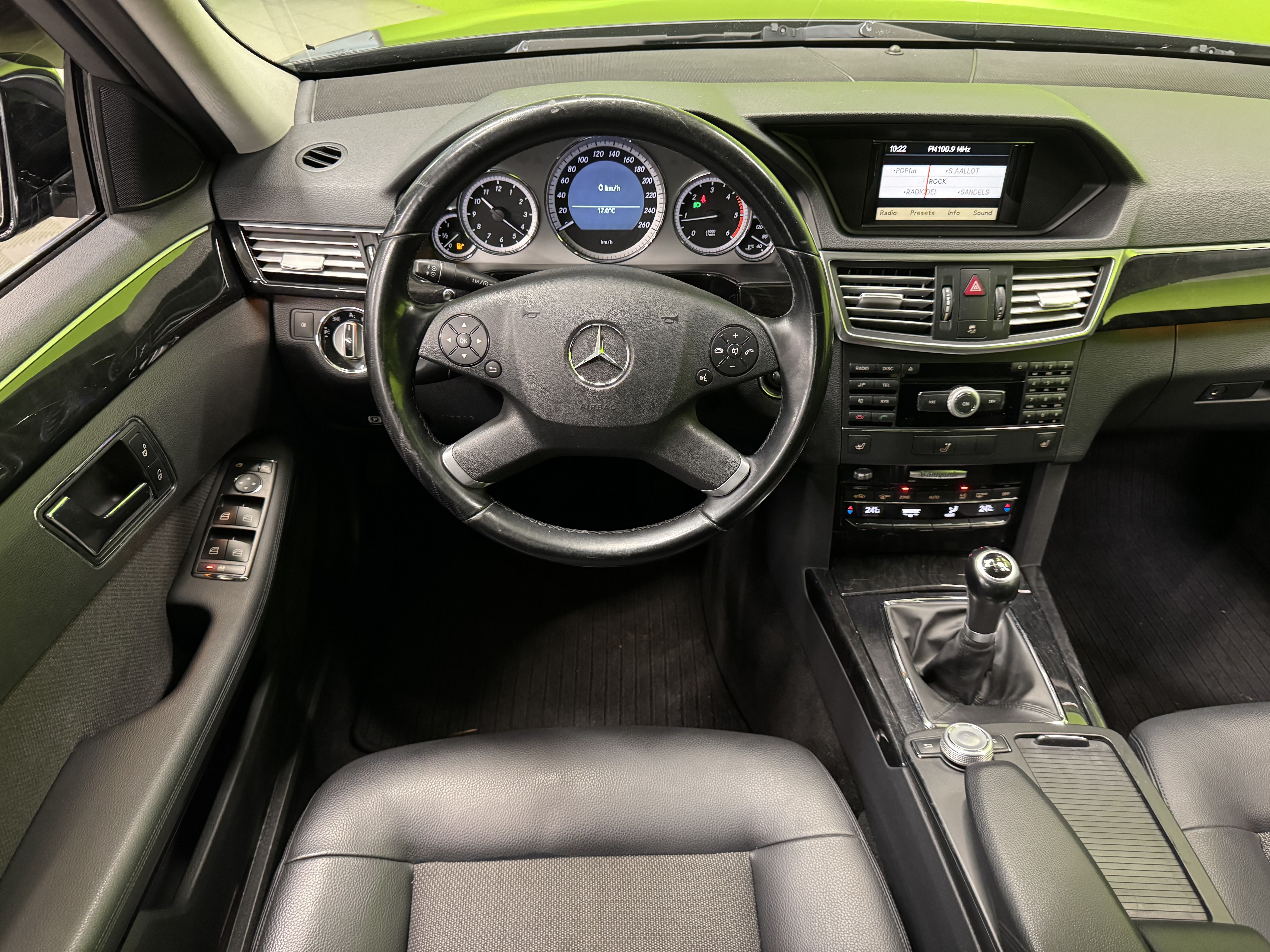 Mercedes-Benz E 220 CDI BE Business 2009, bild 7/18