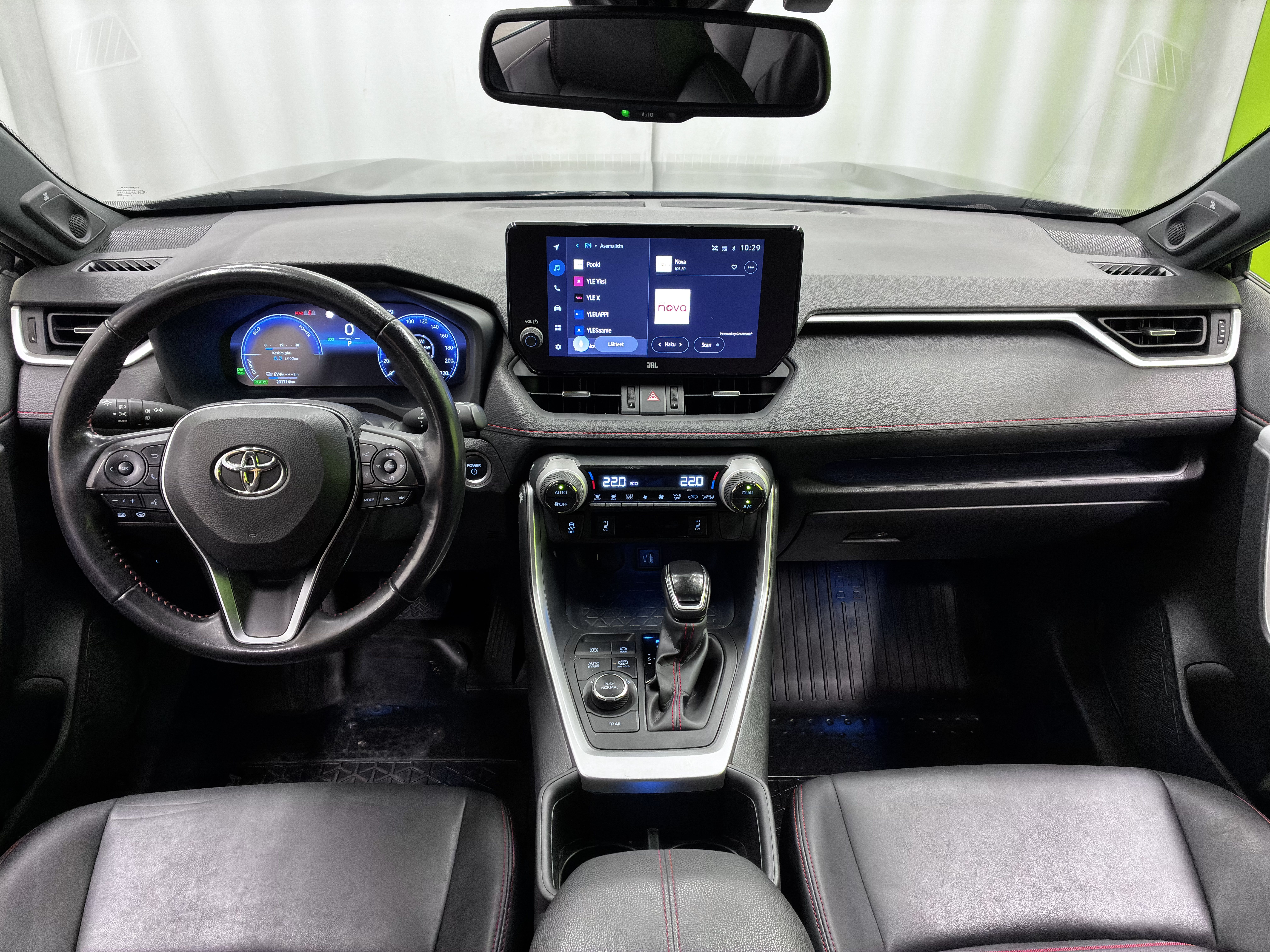 Toyota RAV4 Plug-In 2023, bild 6/23