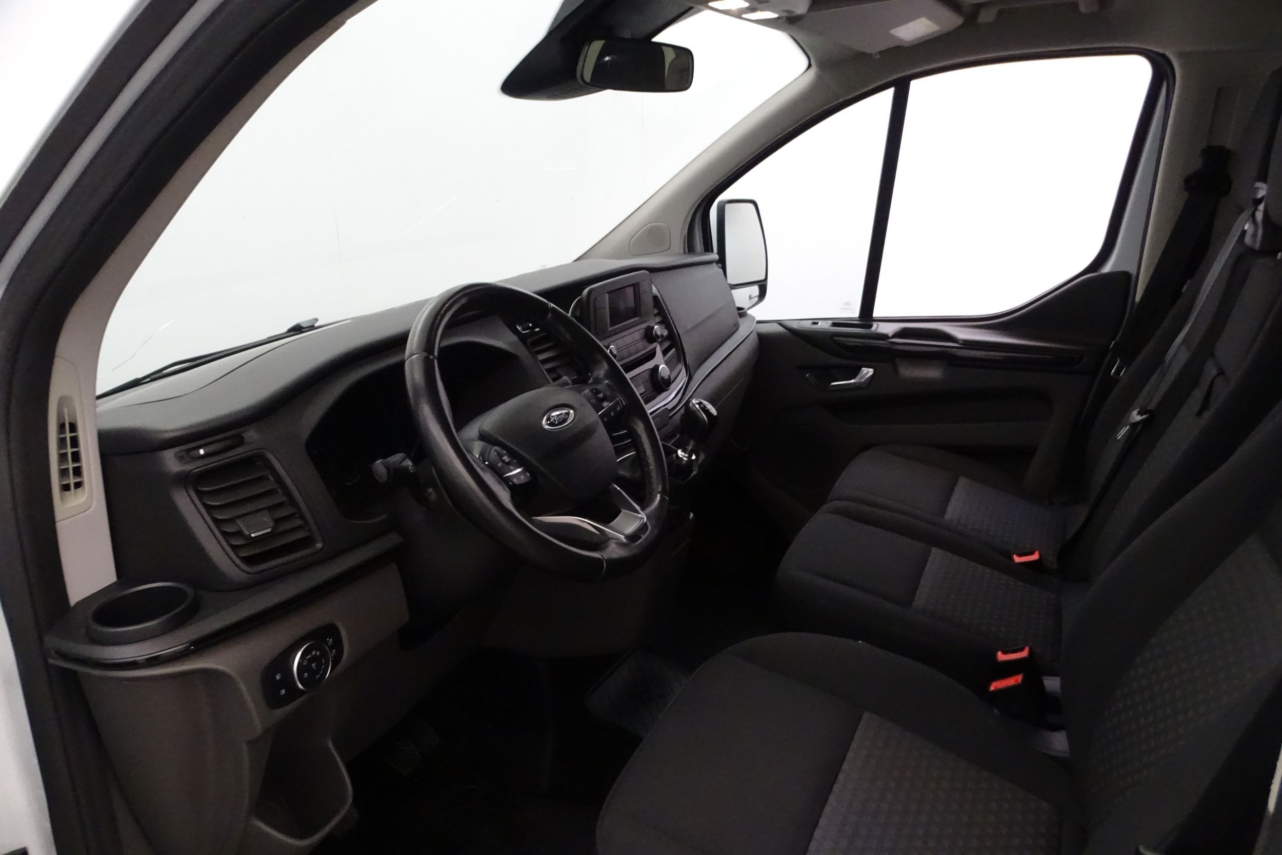 Ford Tourneo Custom 2018, bild 7/26