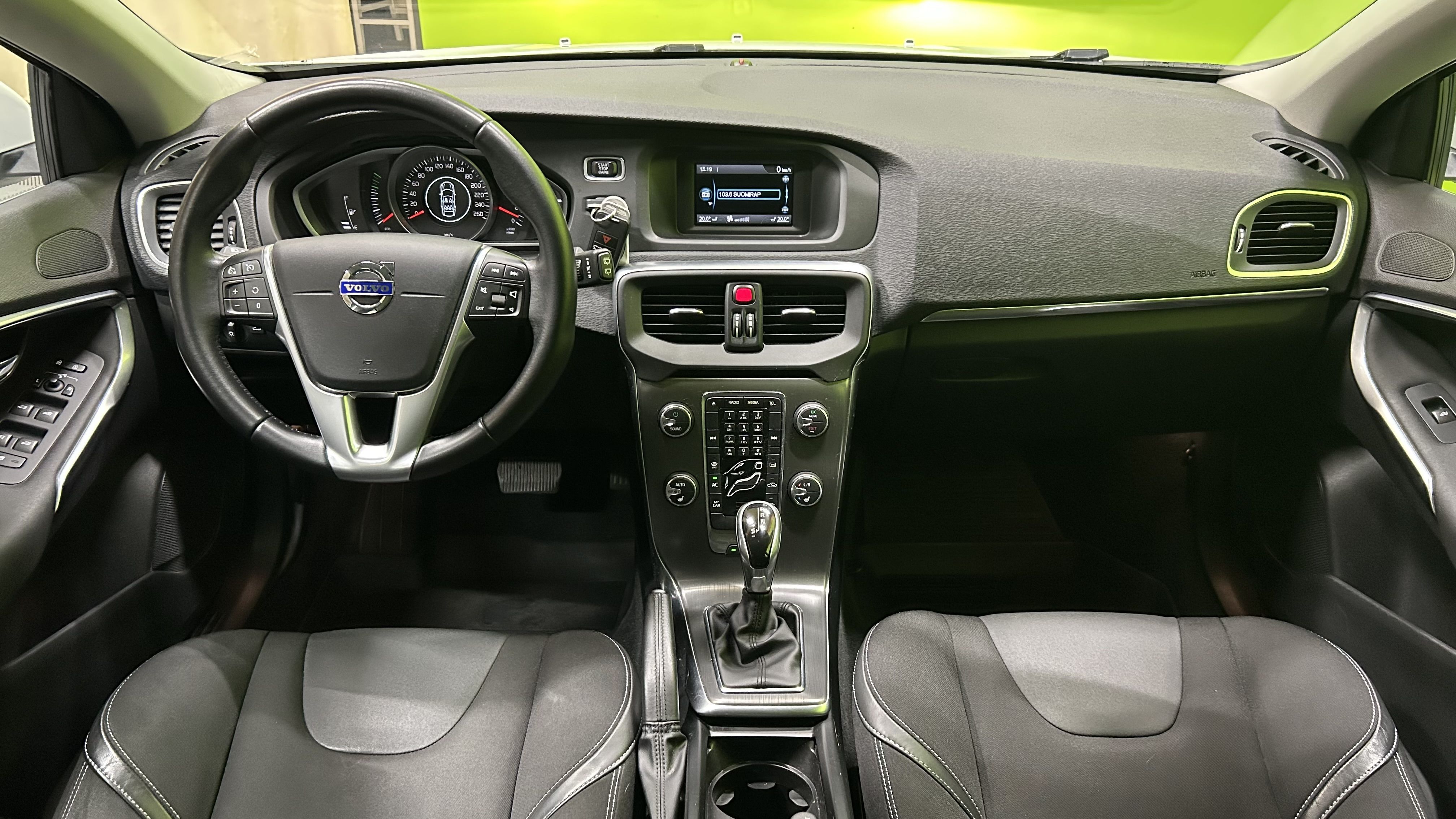 Volvo V40 D2 Momentum aut 2016, bild 6/20