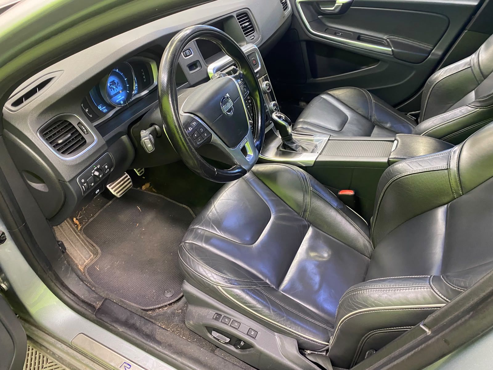 Volvo S60 D5 AWD Business R-Design aut 2014, bild 4/10