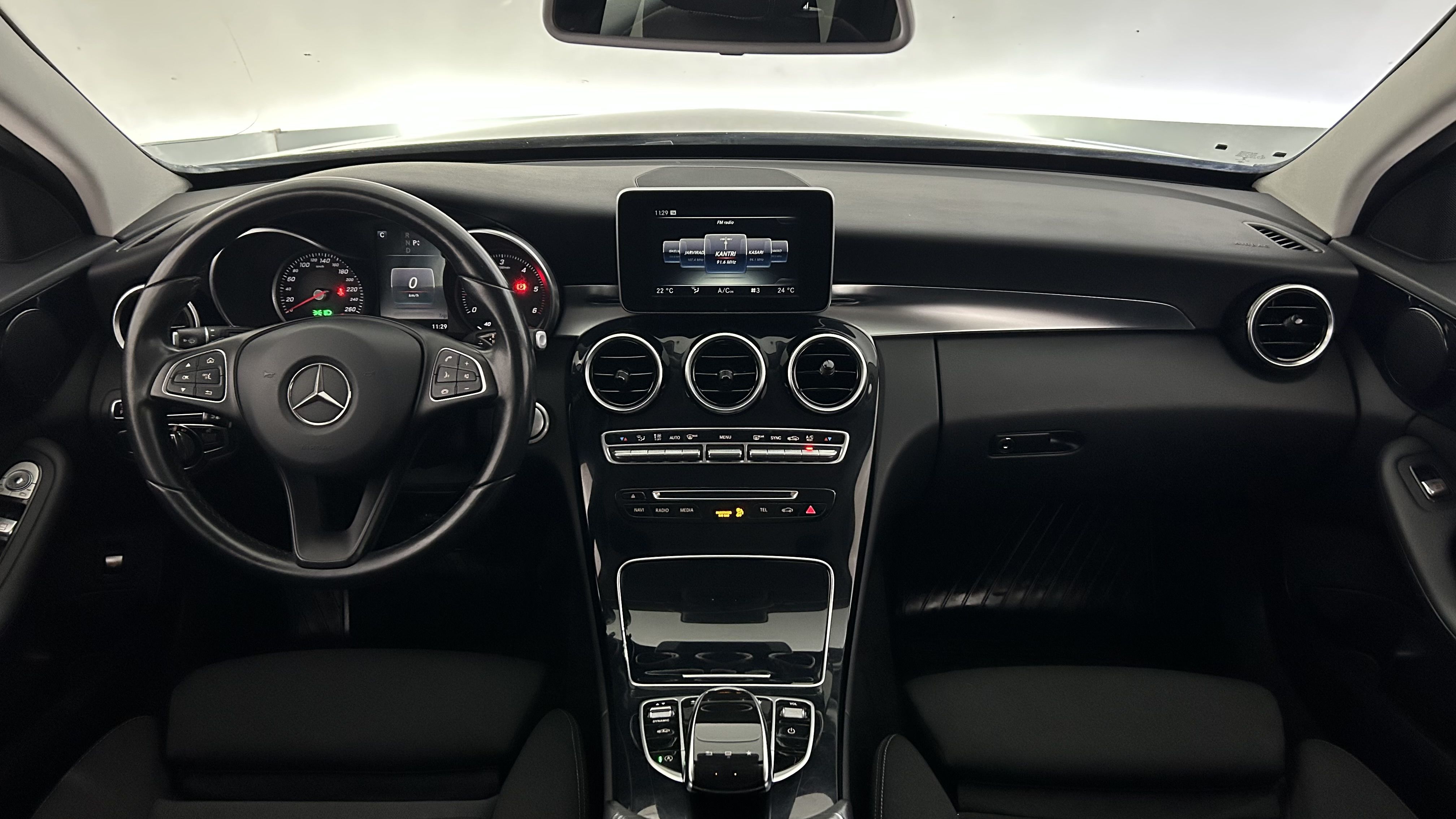 Mercedes-Benz C 2016, bild 7/26