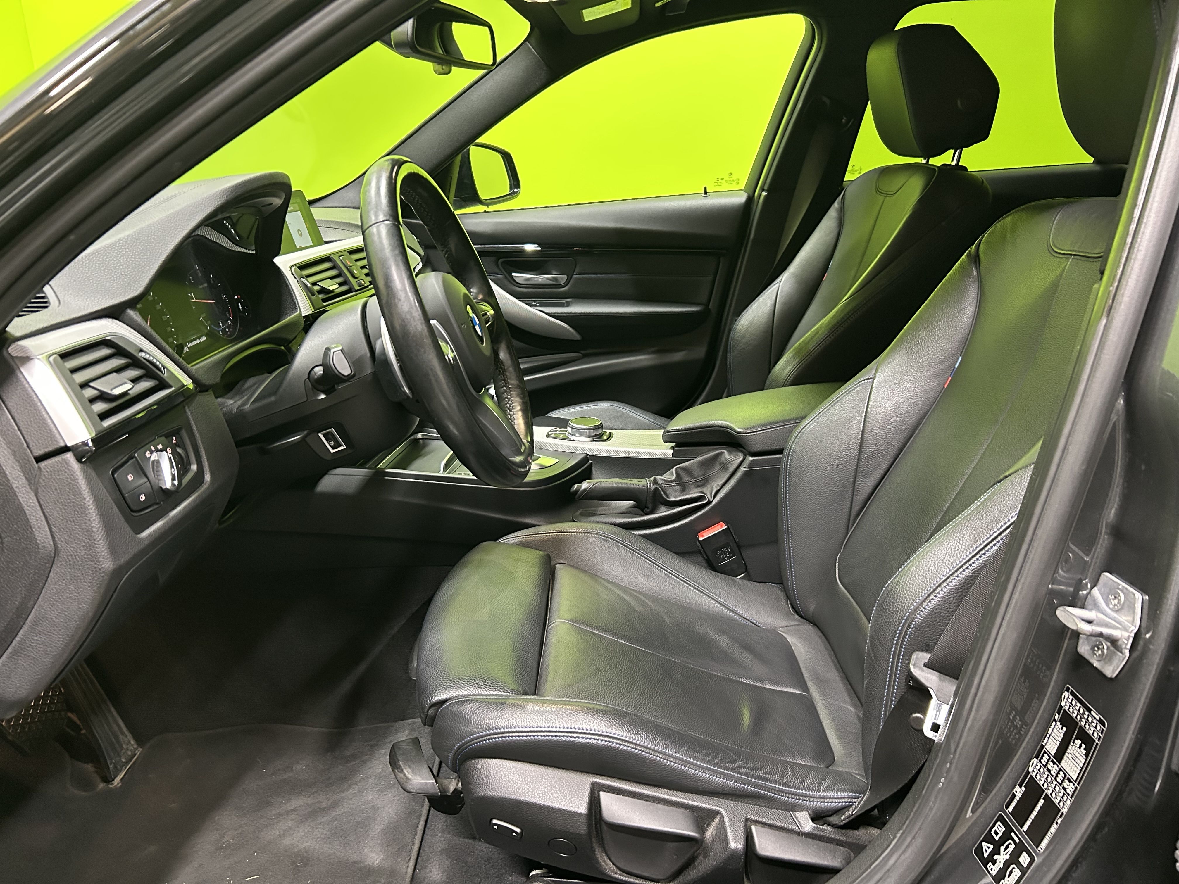 BMW 320 2018, bild 7/22