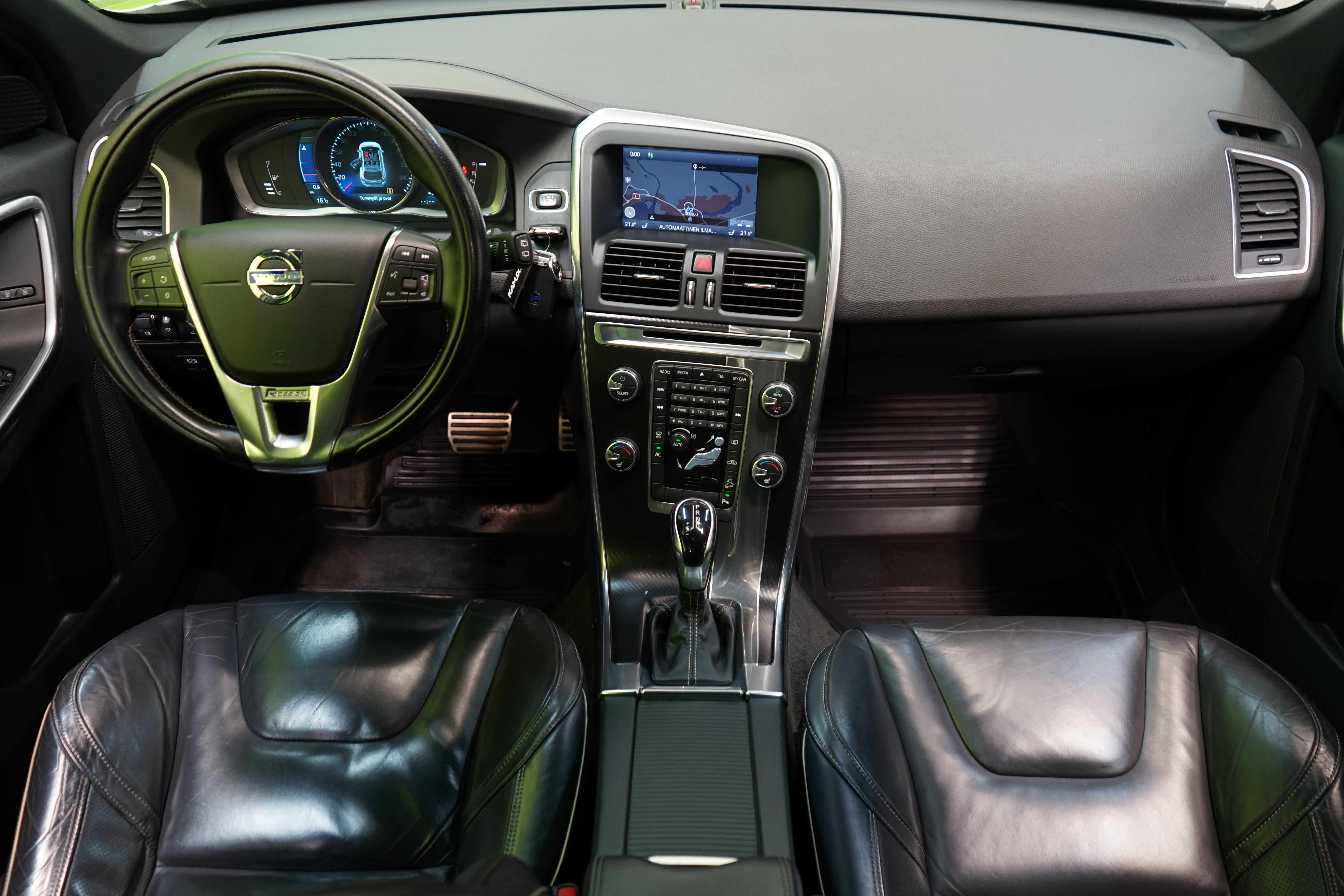 Volvo XC60 D5 AWD R-Design aut 2014, bild 6/27