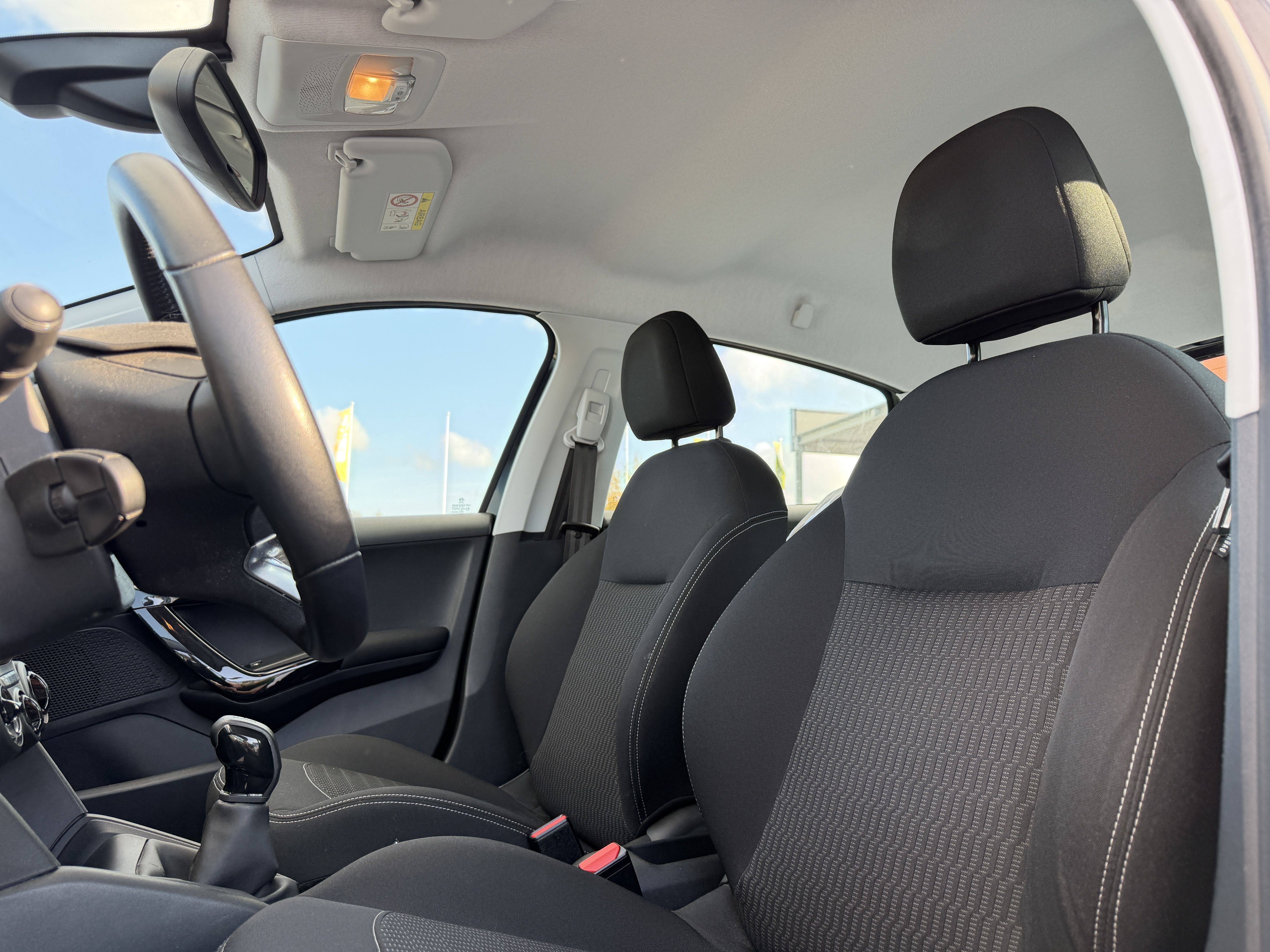 Peugeot 208 Active PureTech 82 5-ov 2018, bild 4/5