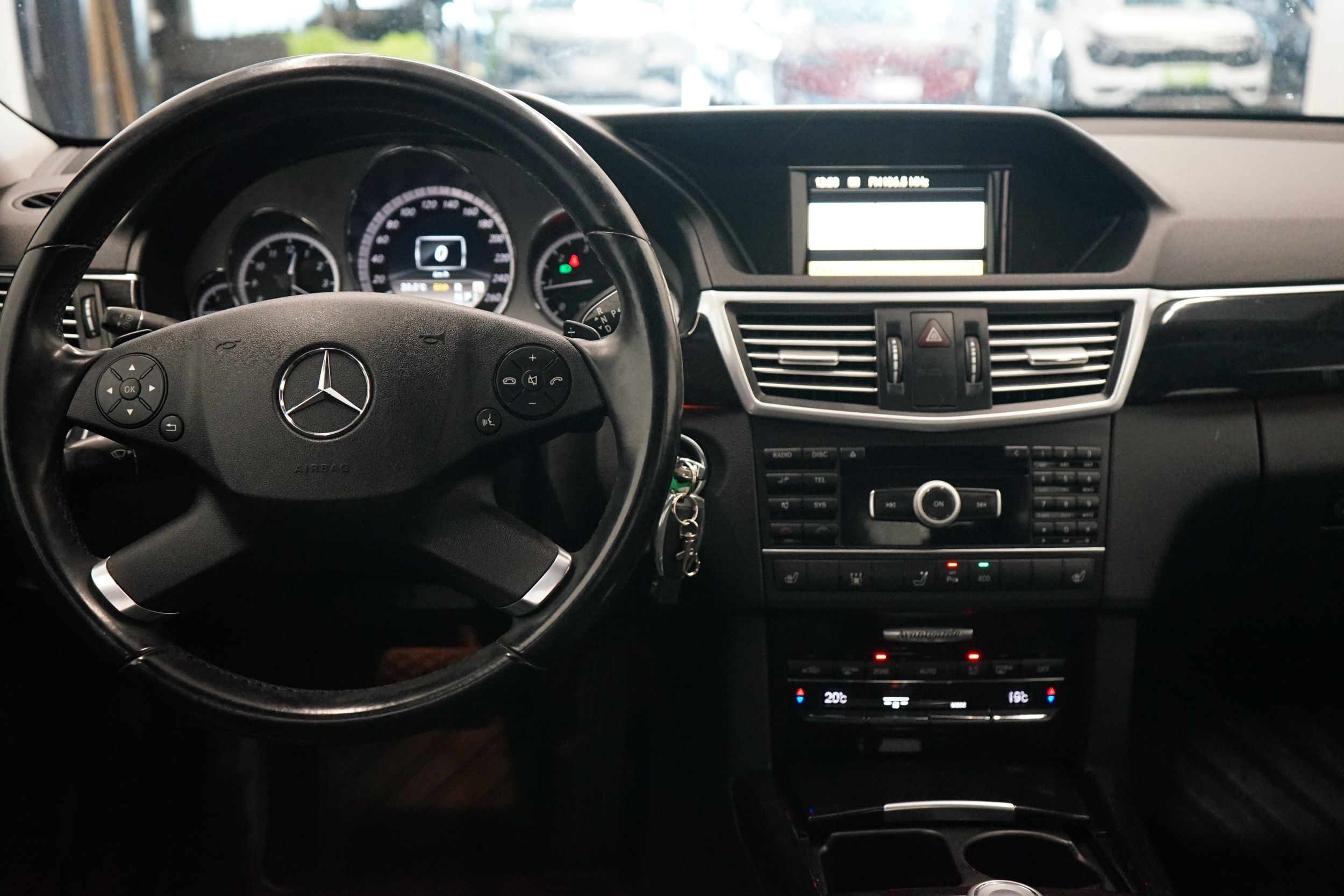 Mercedes-Benz E 2012, bild 7/19