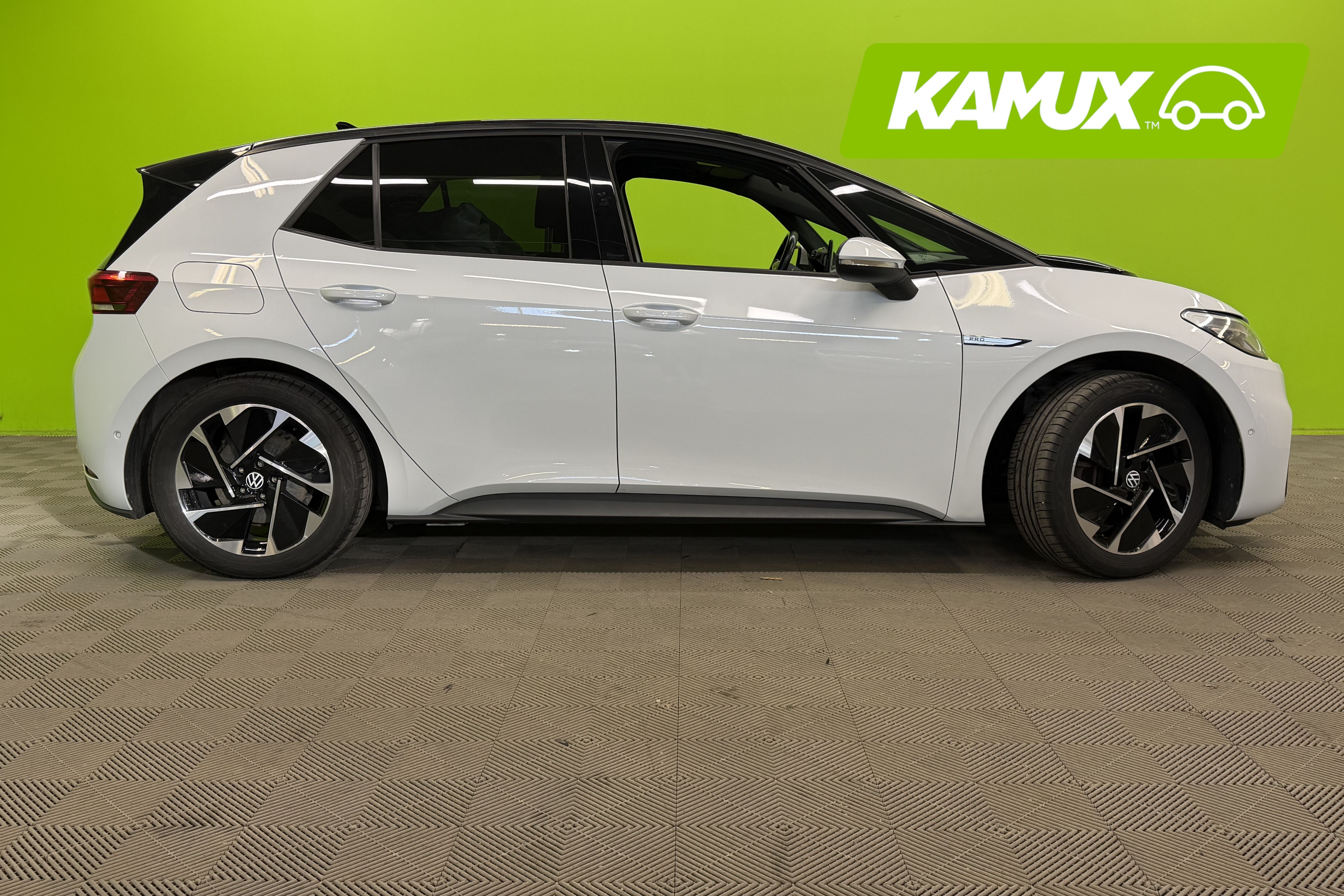 Volkswagen ID.3 Pro Performance 2023, bild 2/8