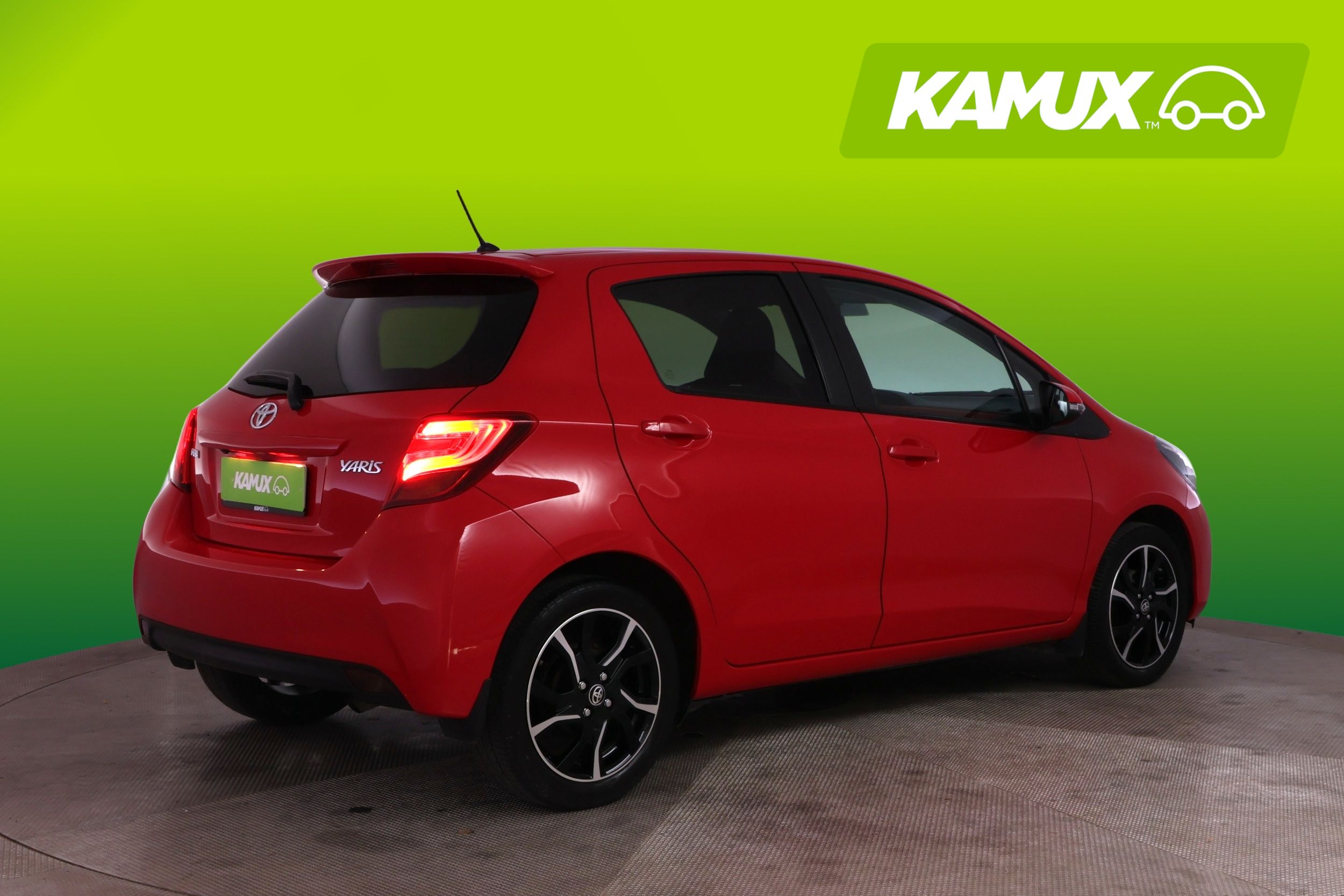 Toyota Yaris 1,33 Dual VVT-i Style 5ov 2014, bild 2/23