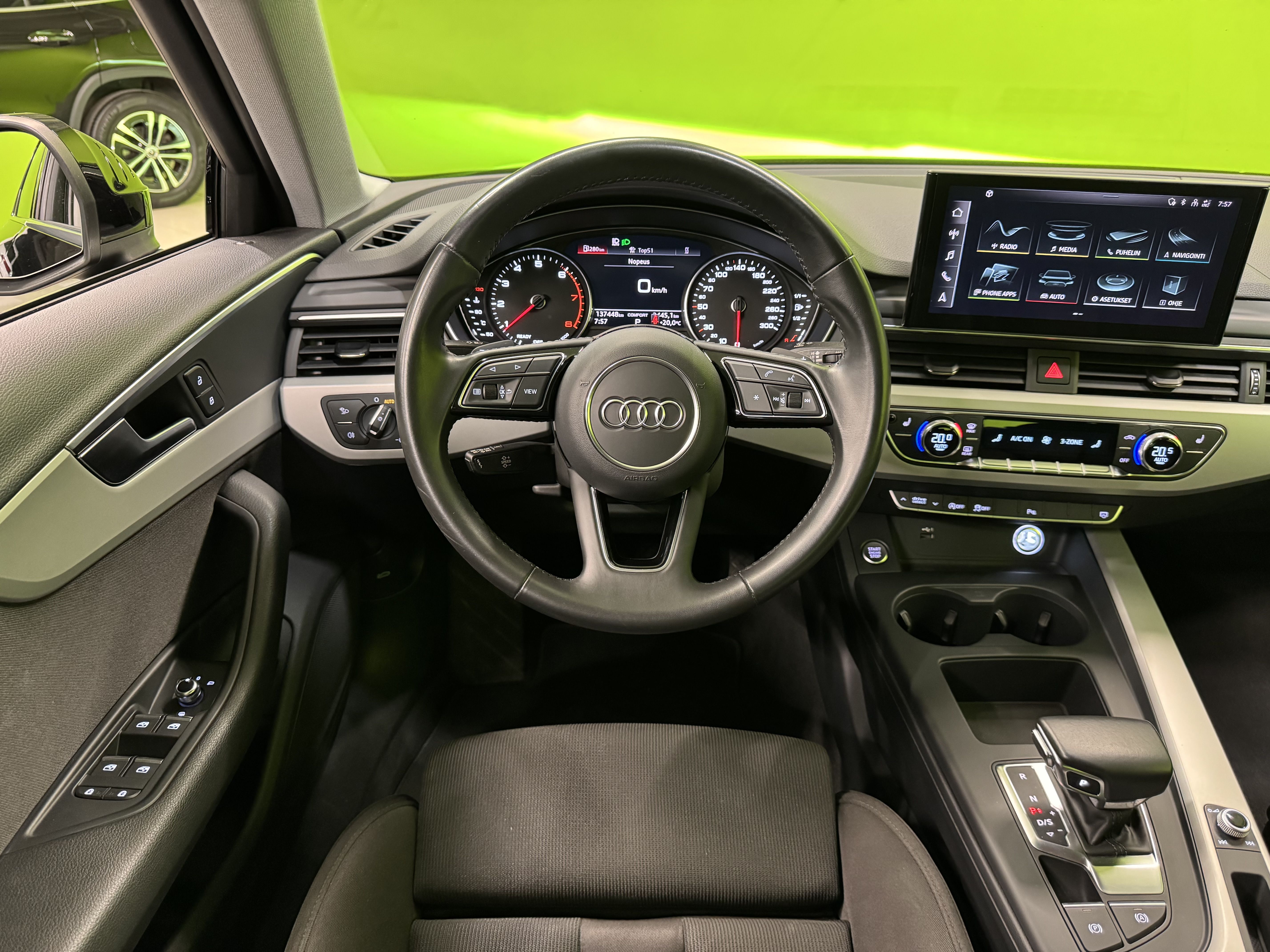 Audi A4 2020, bild 7/27