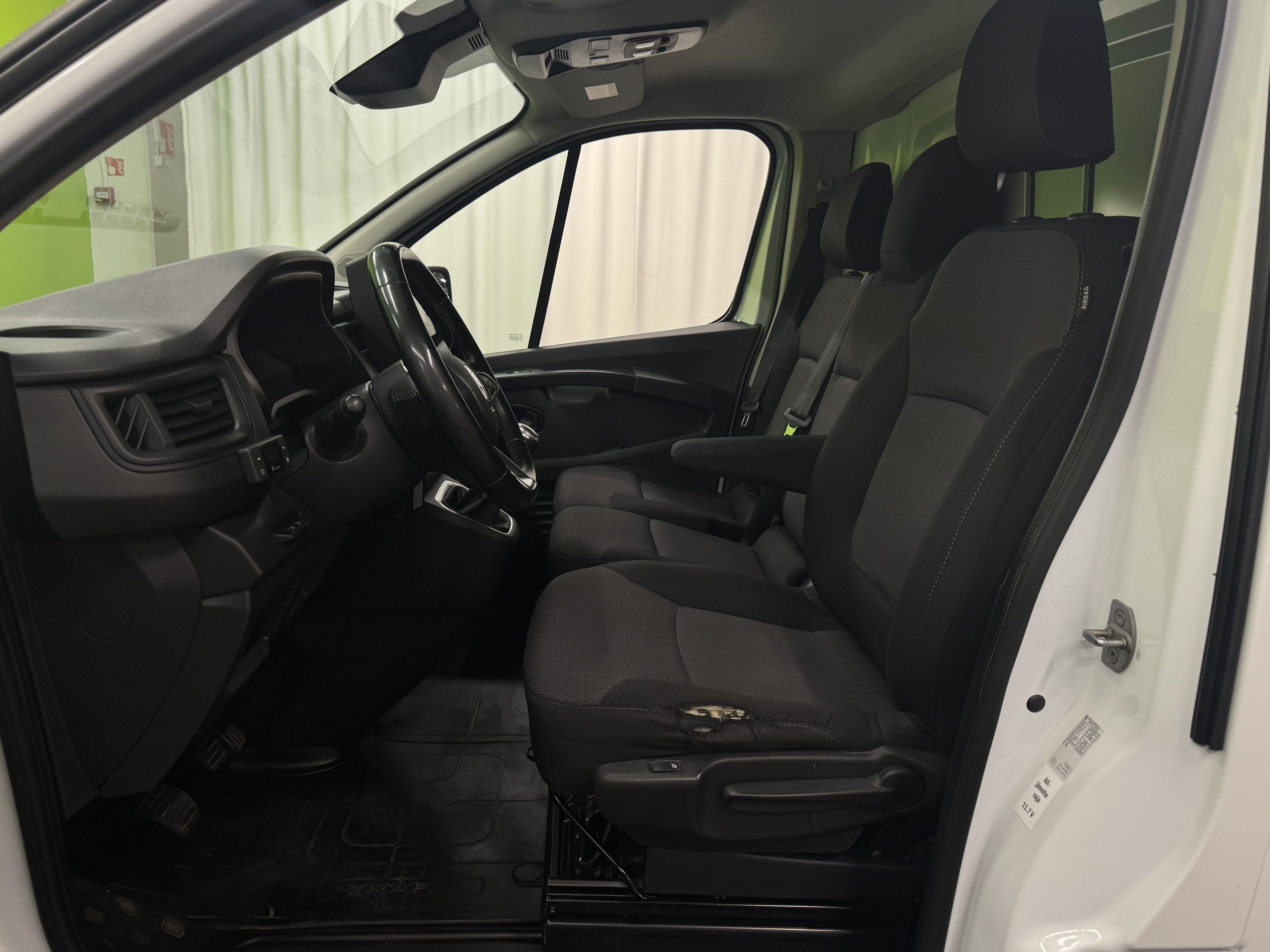 Renault Trafic 2022, bild 7/22