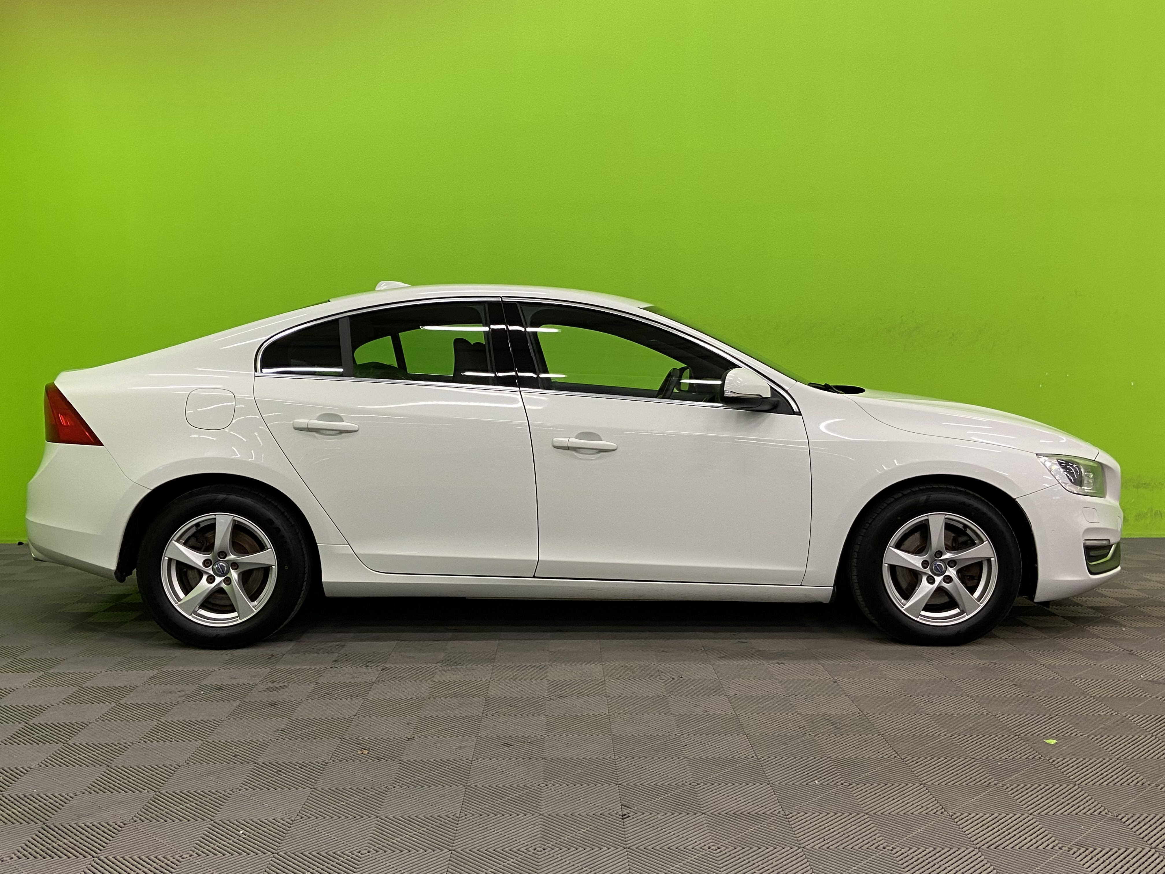 Volvo S60 D4 Business aut. 2015, bild 2/22