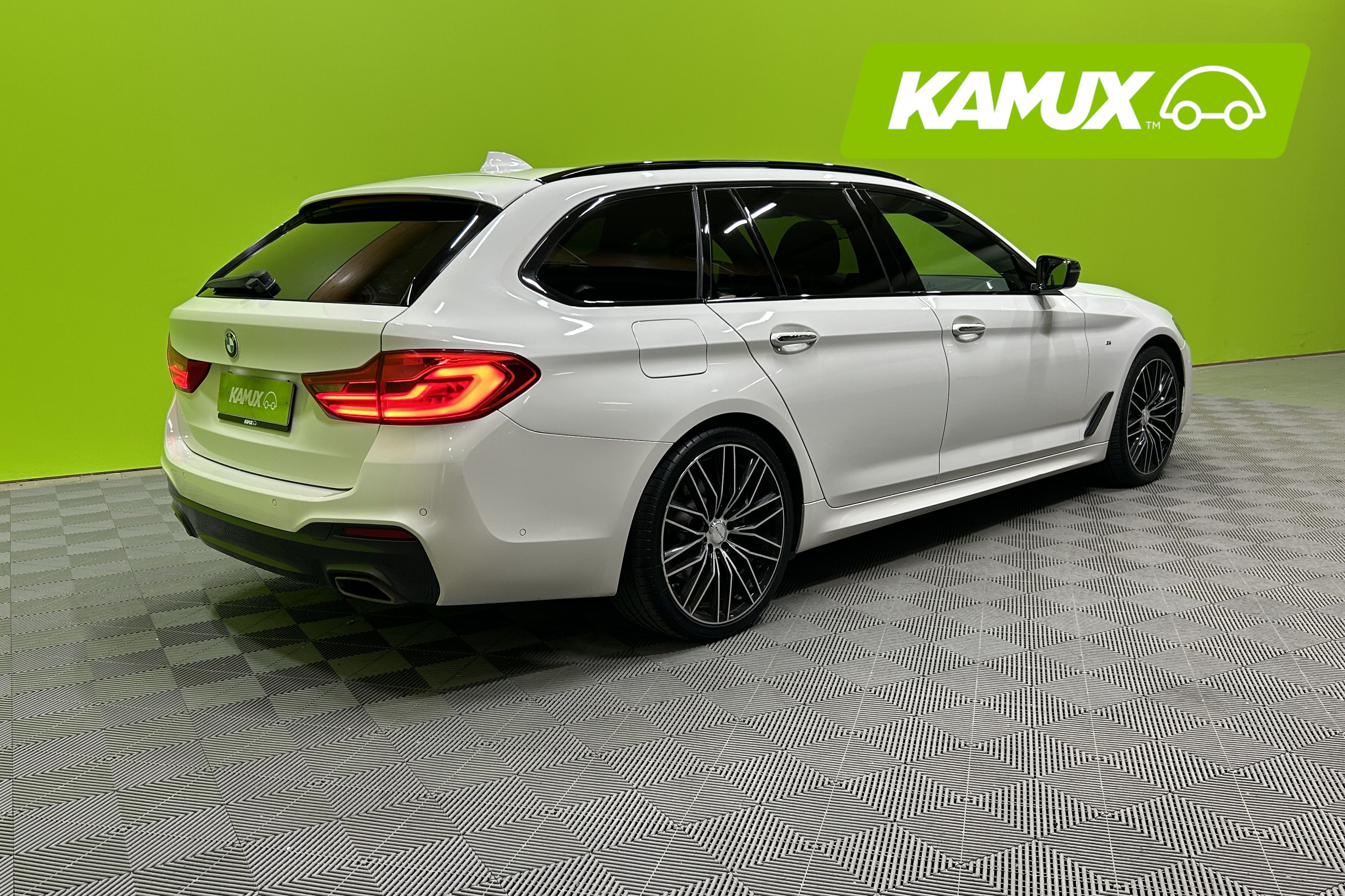 BMW 520 G31 Touring A xDrive M-Sport 2018, bild 3/26