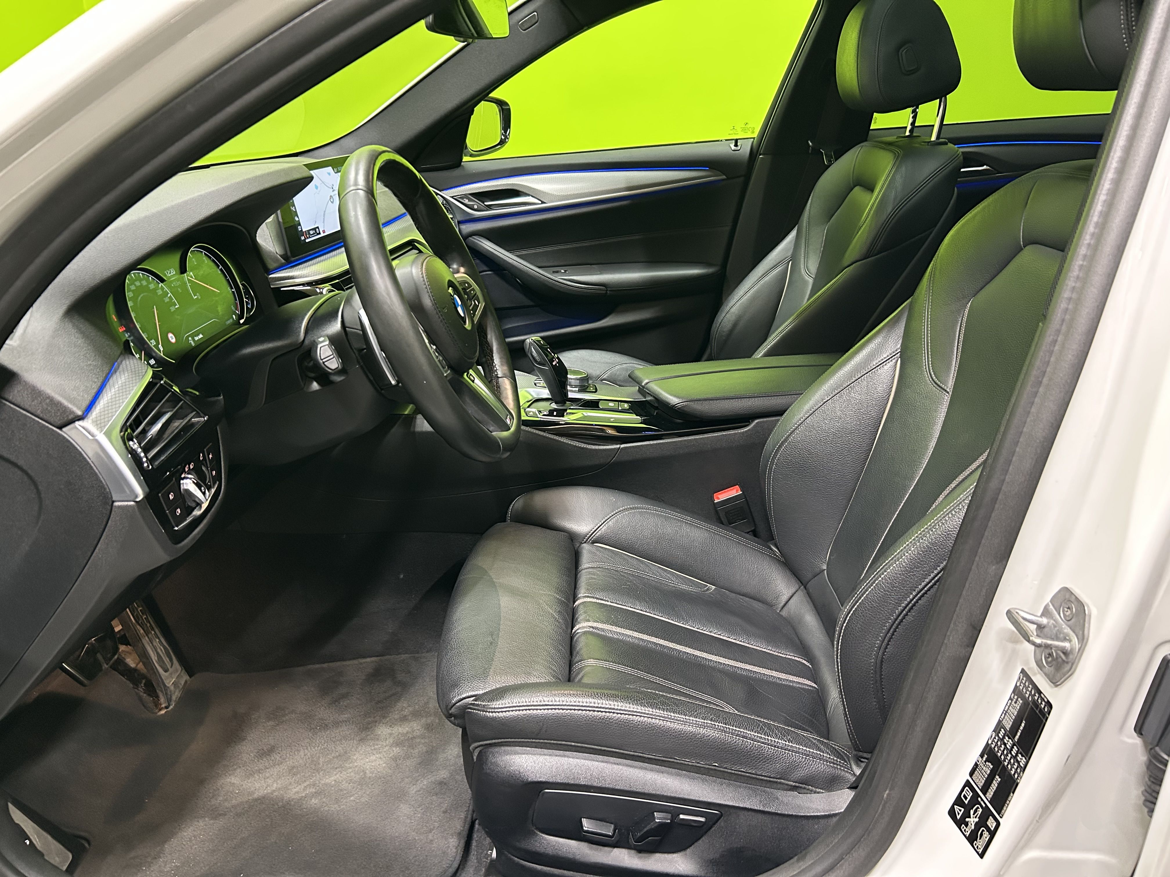 BMW 520 G31 Touring A xDrive M-Sport 2018, bild 7/26