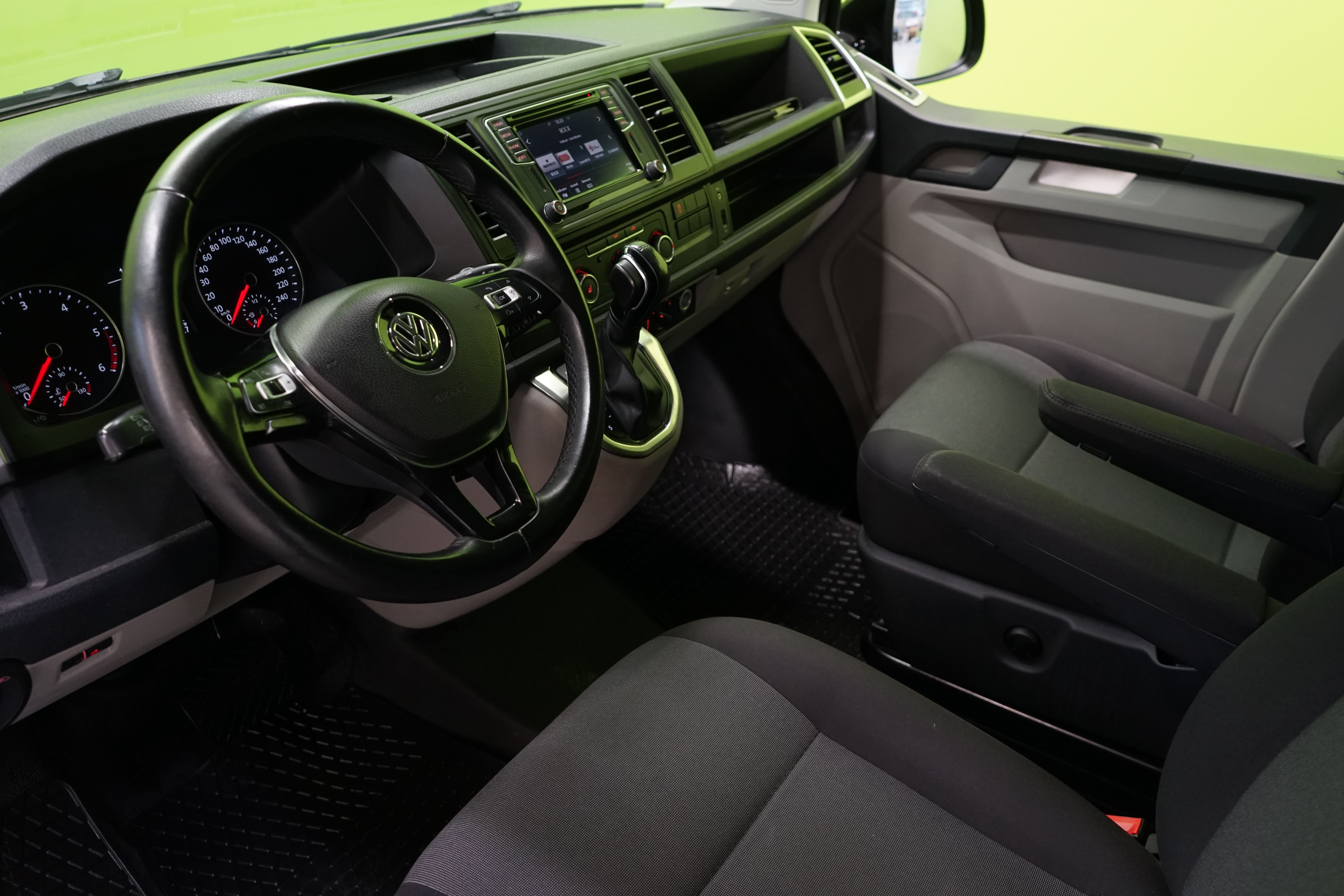 Volkswagen Transporter 2017, bild 6/21